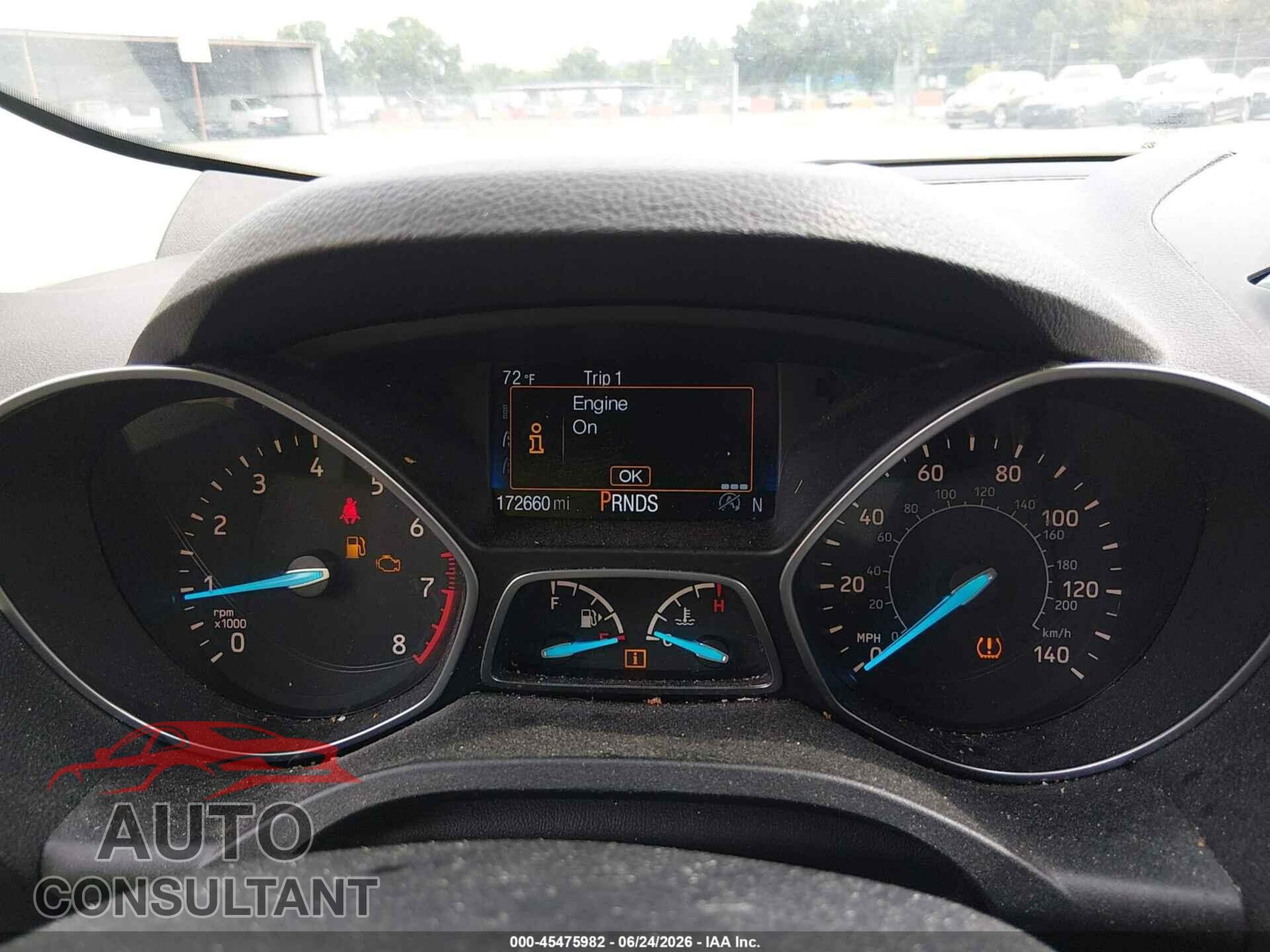 FORD ESCAPE 2017 - 1FMCU0GD3HUC73122