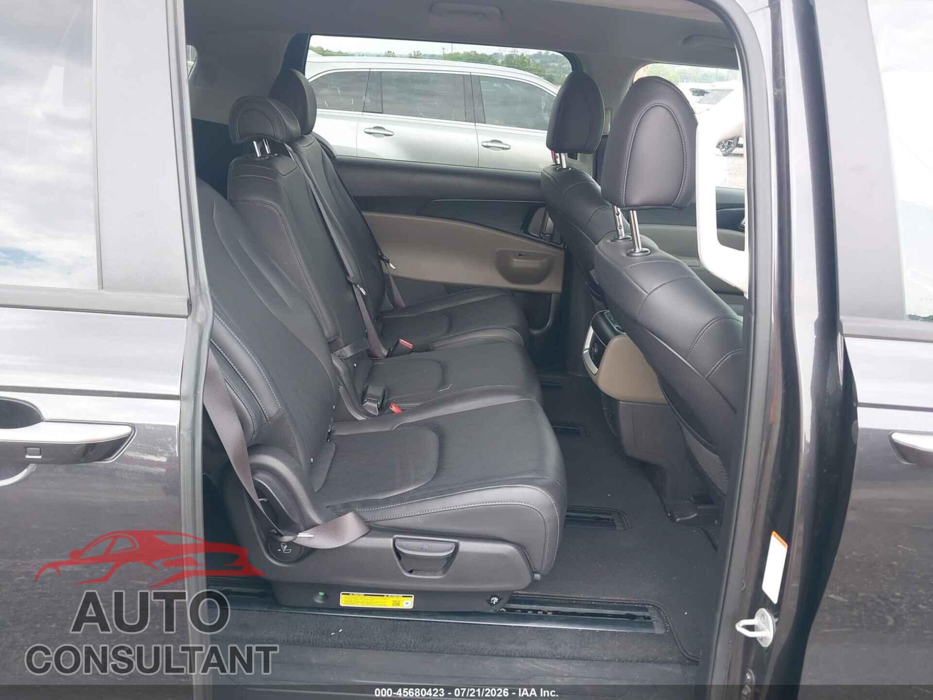 KIA CARNIVAL MPV 2025 - KNDNB5K36S6550324
