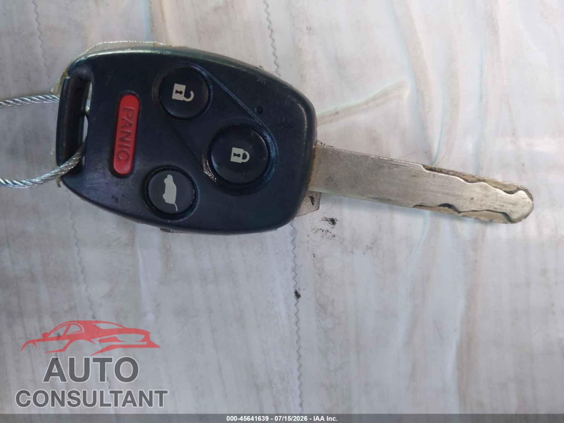 HONDA PILOT 2015 - 5FNYF3H32FB020827