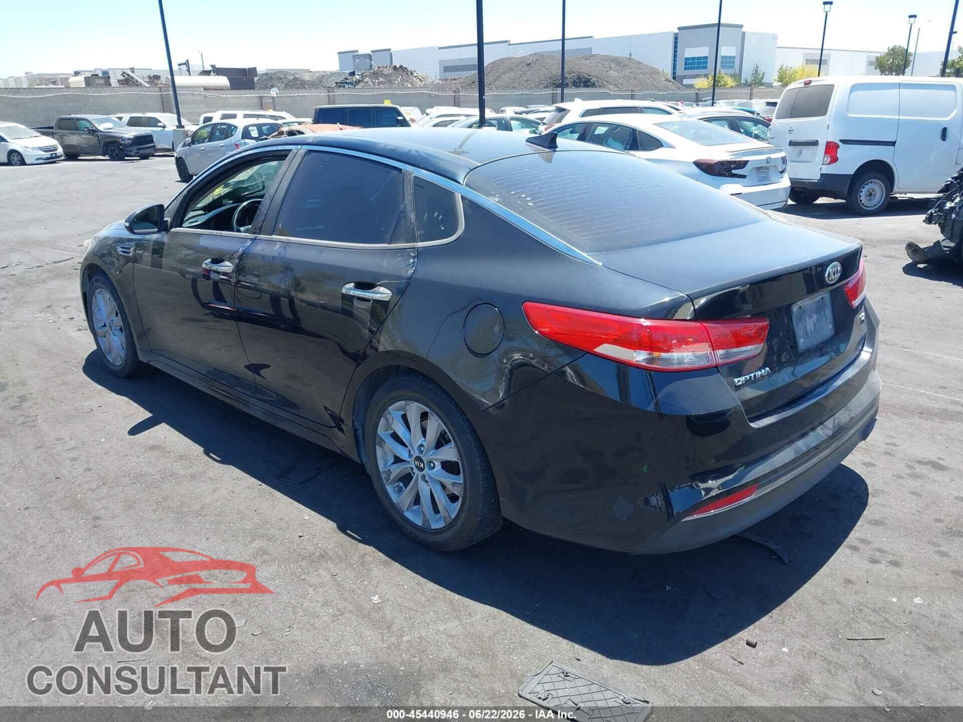 KIA OPTIMA 2018 - 5XXGU4L30JG180645