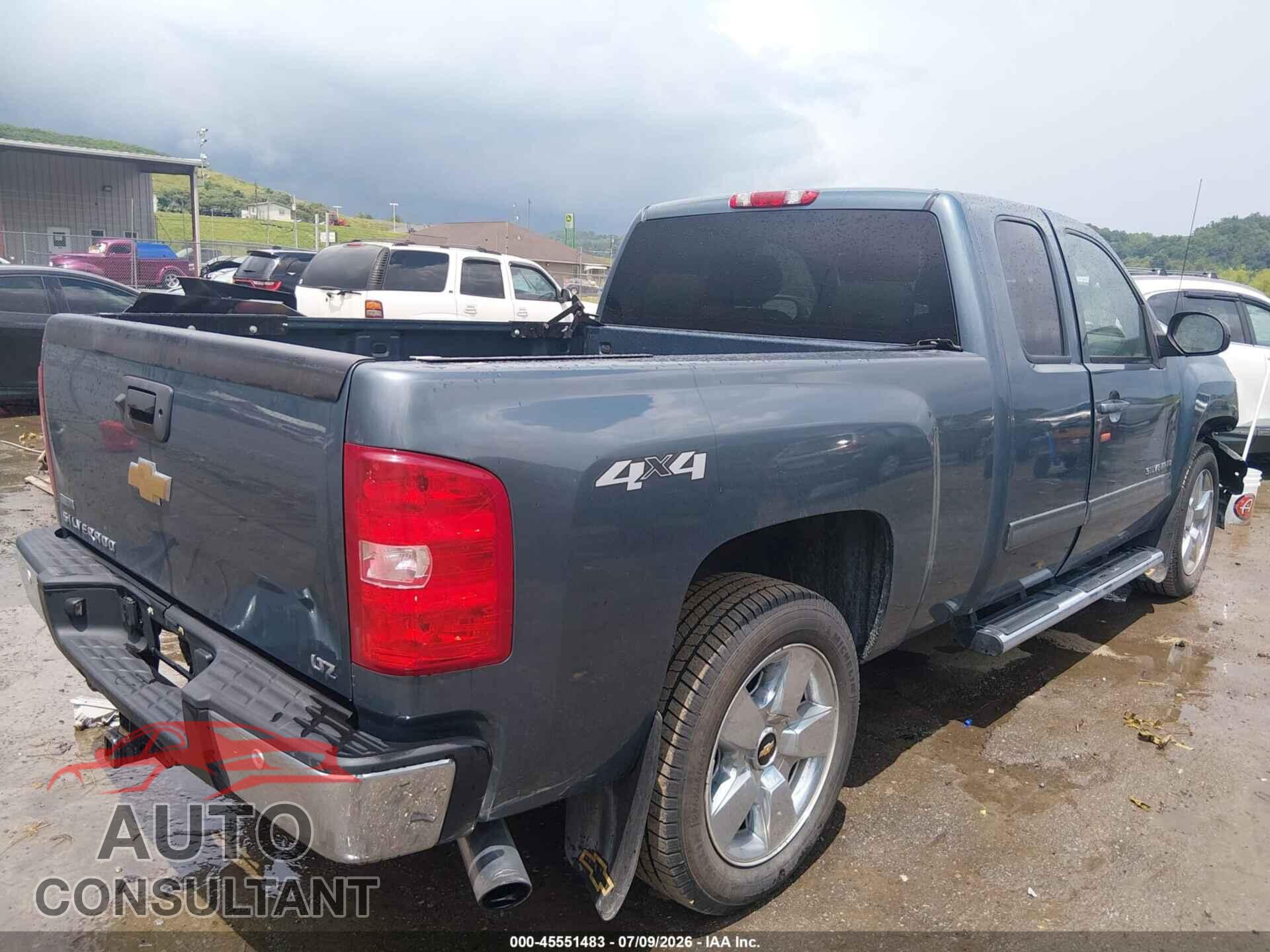 CHEVROLET SILVERADO 1500 2011 - 1GCRKTE39BZ323063