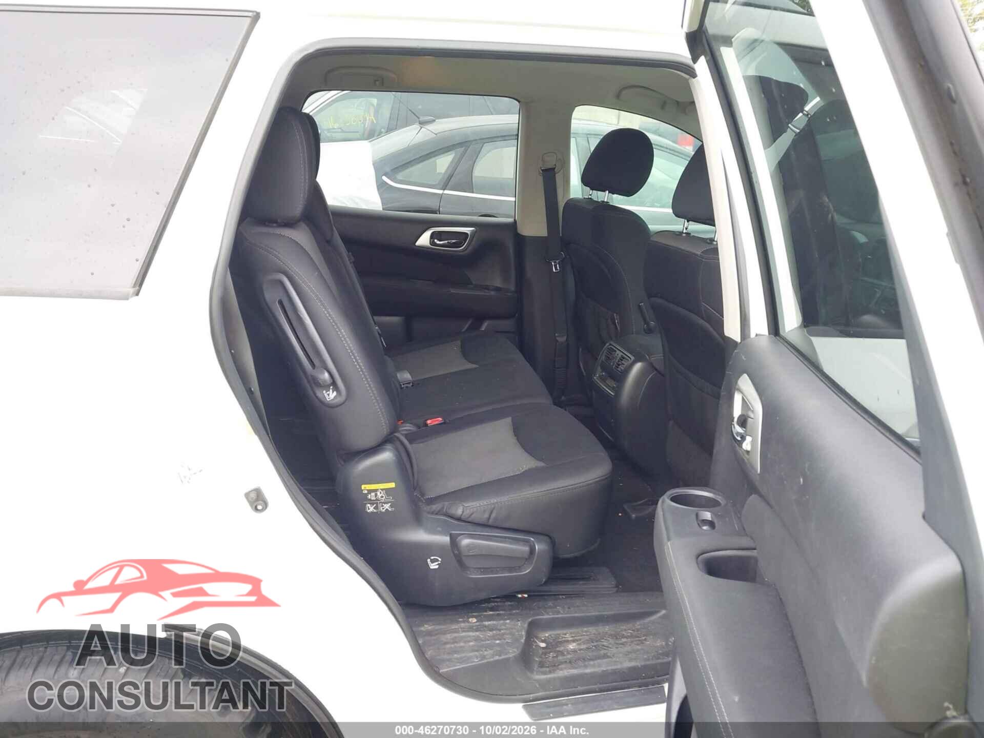 NISSAN PATHFINDER 2017 - 5N1DR2MM4HC650813