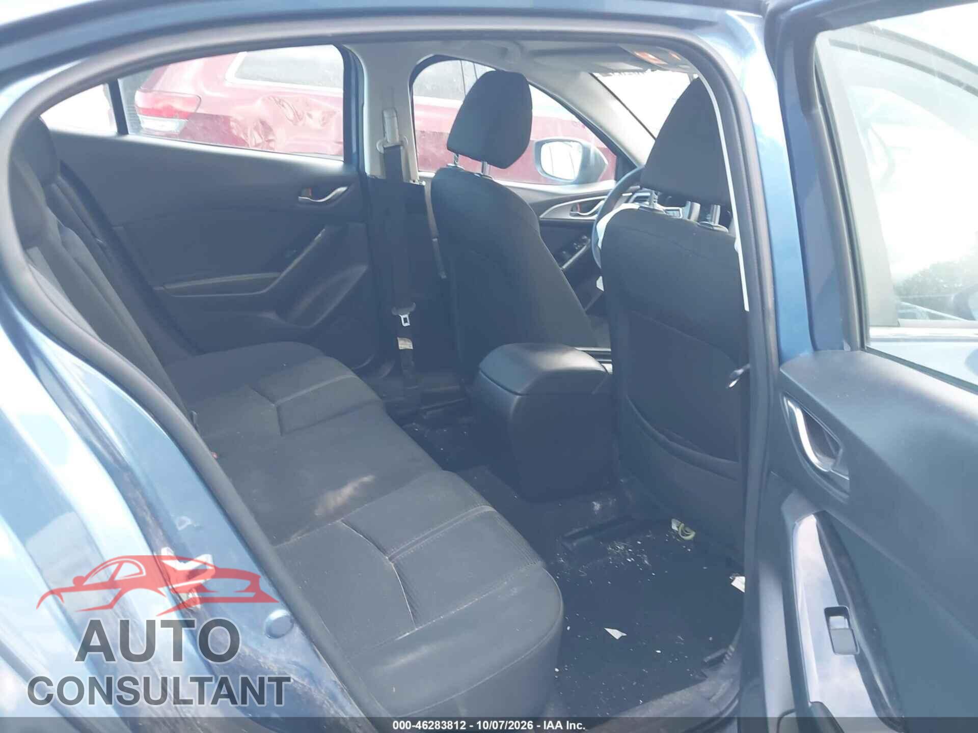 MAZDA MAZDA3 2018 - 3MZBN1U74JM189187