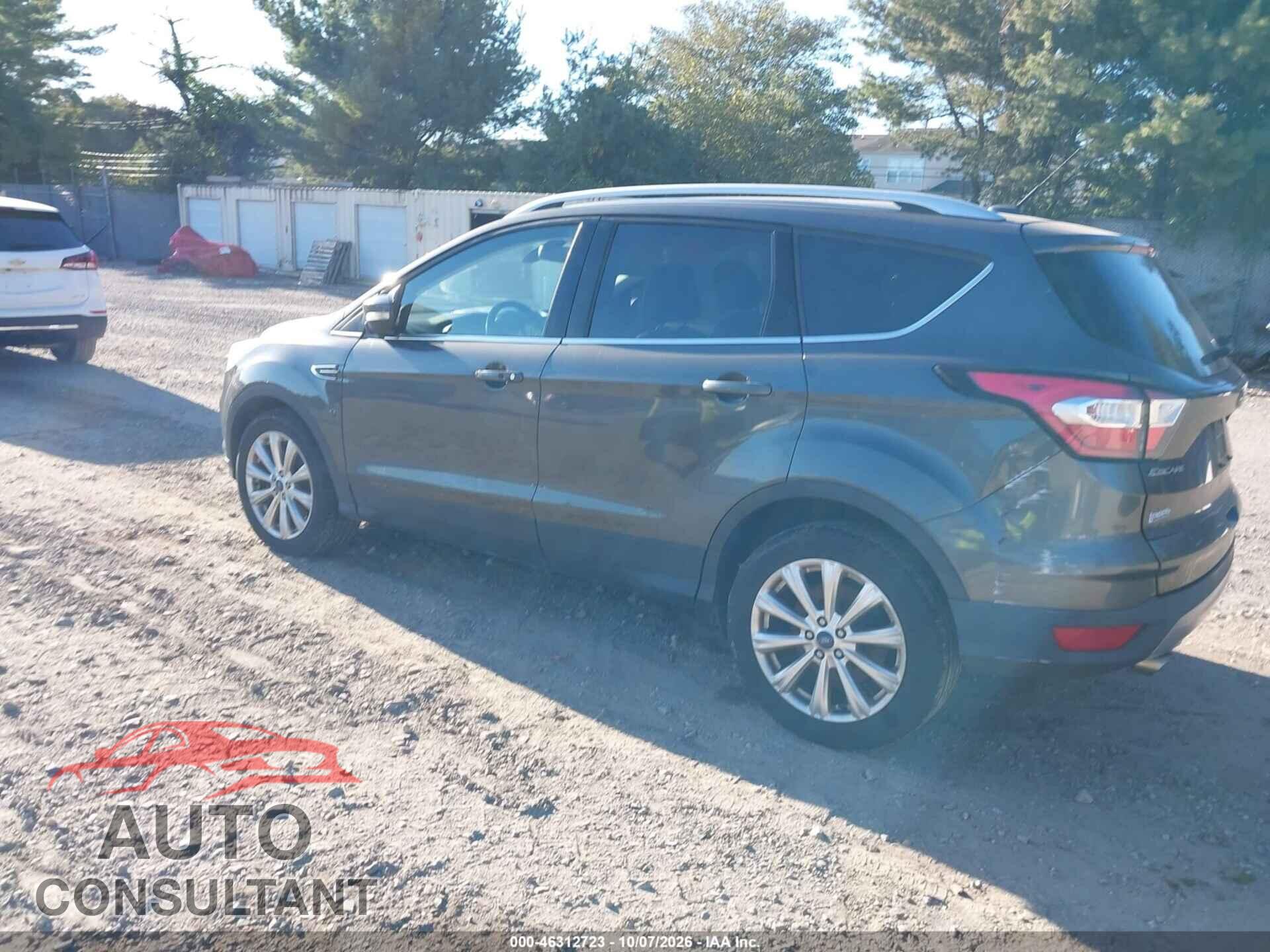 FORD ESCAPE 2017 - 1FMCU9J92HUD95608