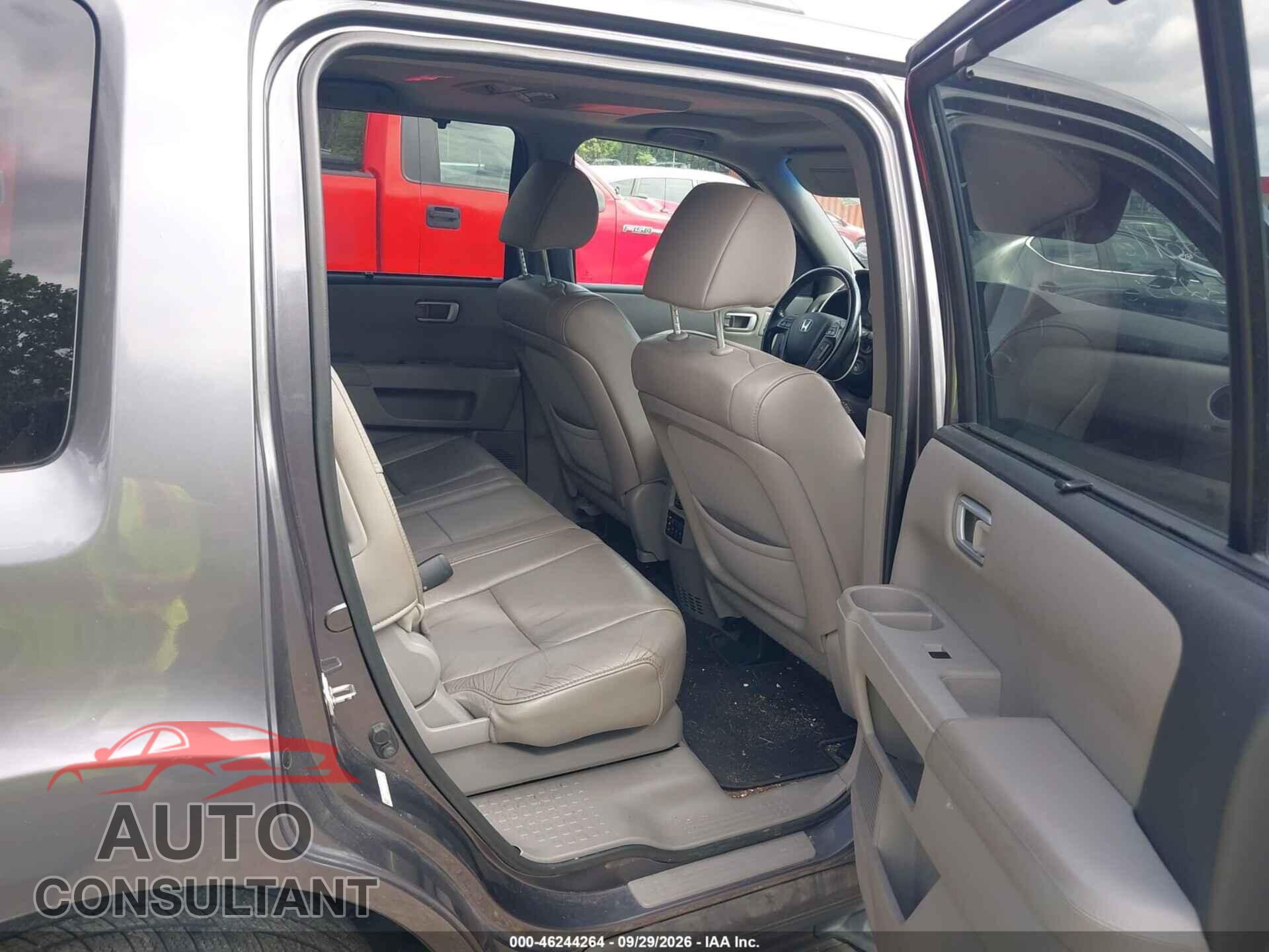 HONDA PILOT 2015 - 5FNYF4H90FB059426