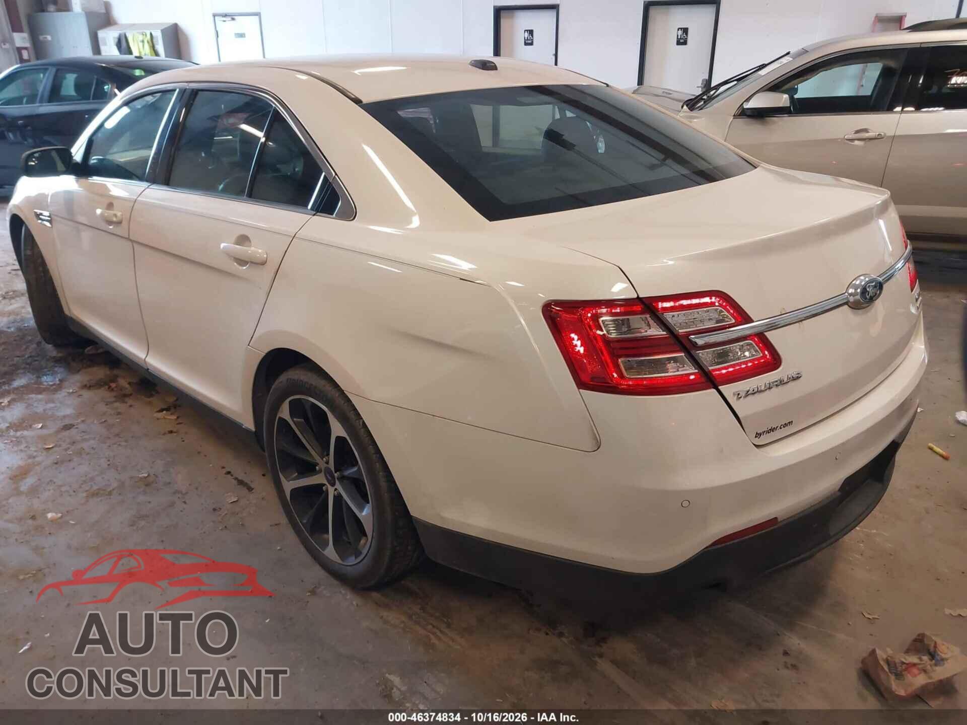 FORD TAURUS 2015 - 1FAHP2E95FG161130