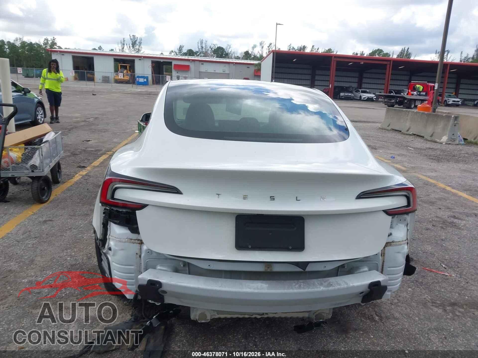TESLA MODEL 3 2024 - 5YJ3E1EA9RF750565