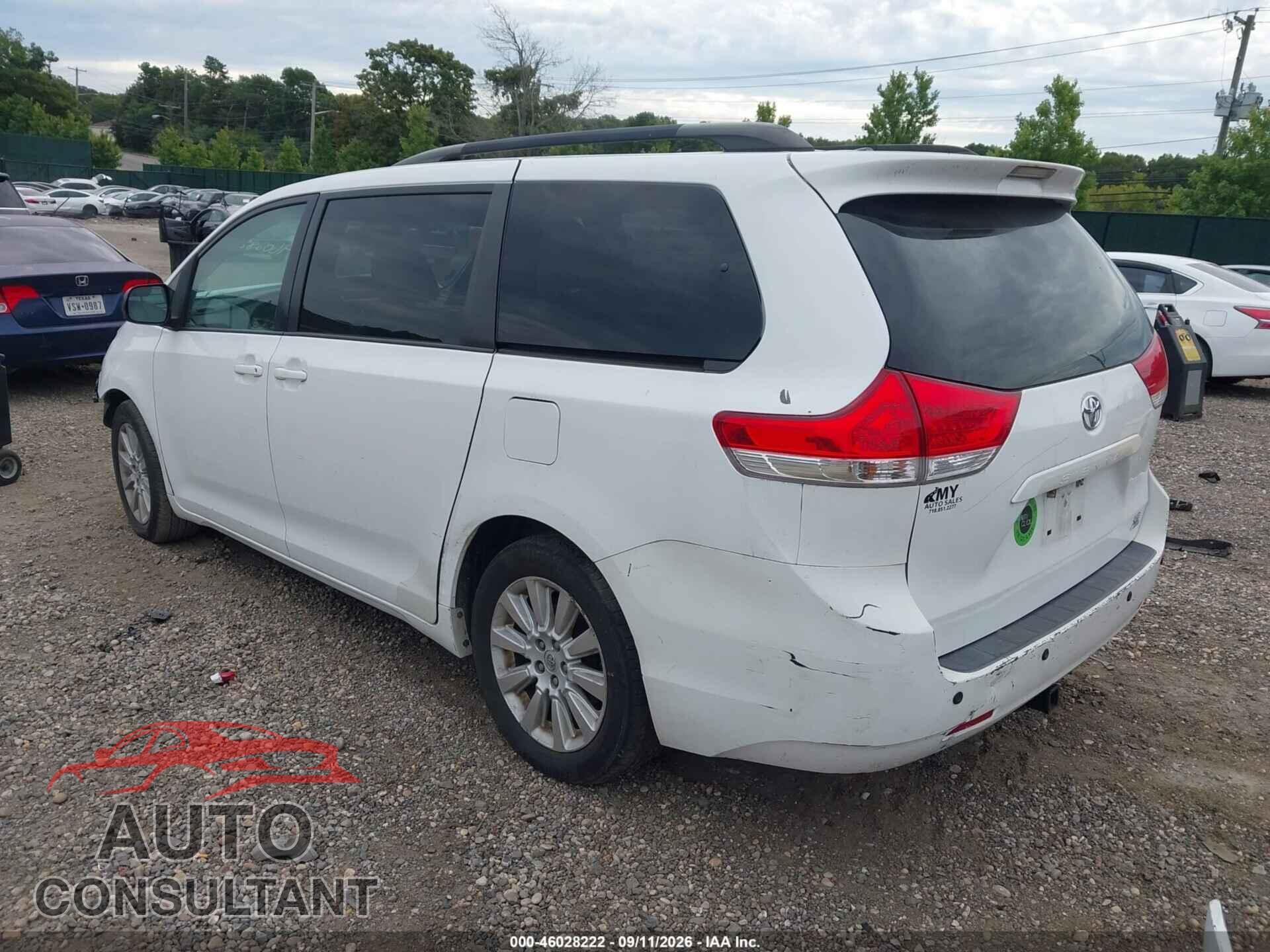 TOYOTA SIENNA 2014 - 5TDJK3DC7ES082009