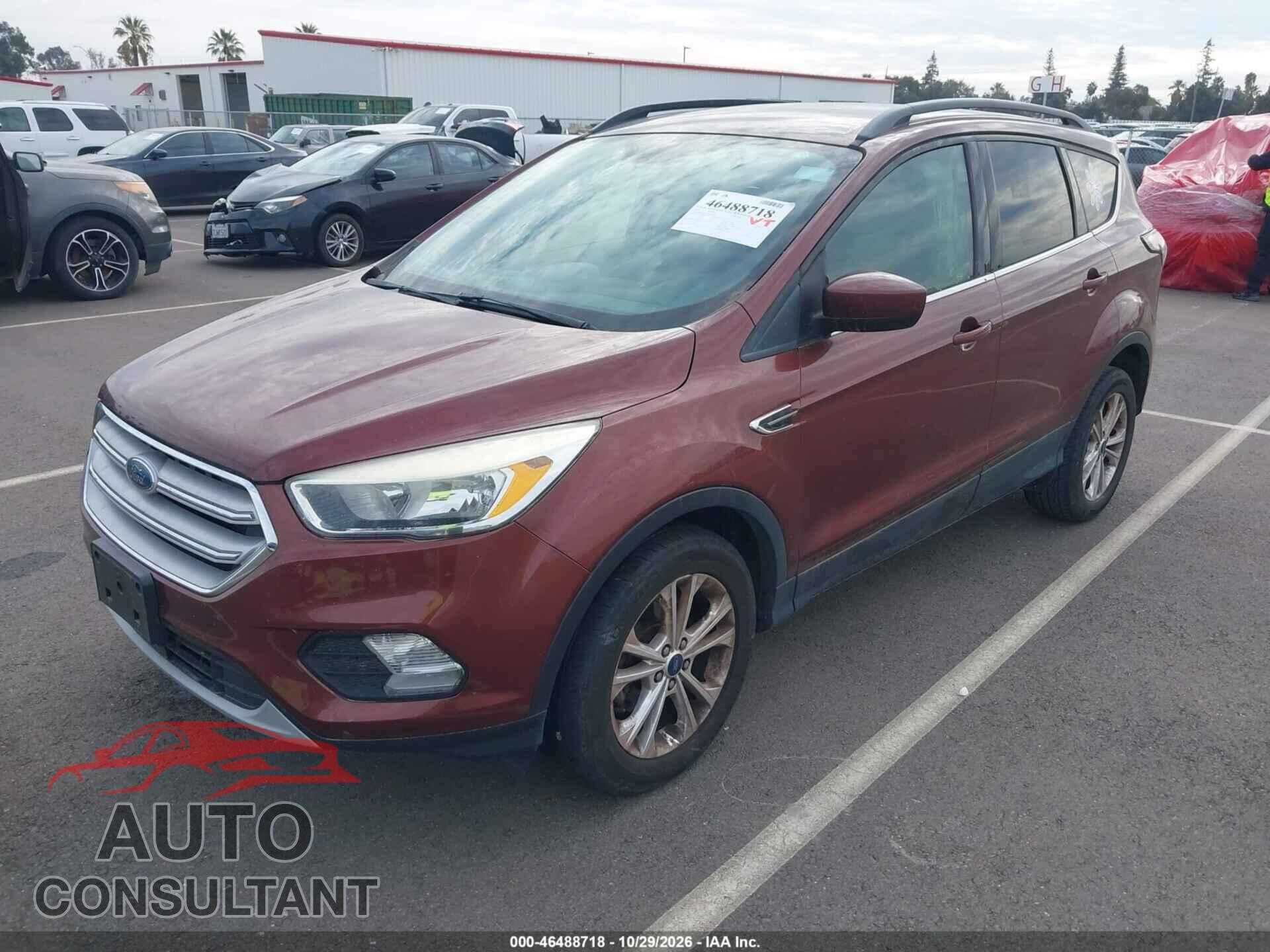 FORD ESCAPE 2018 - 1FMCU0GD5JUA40316