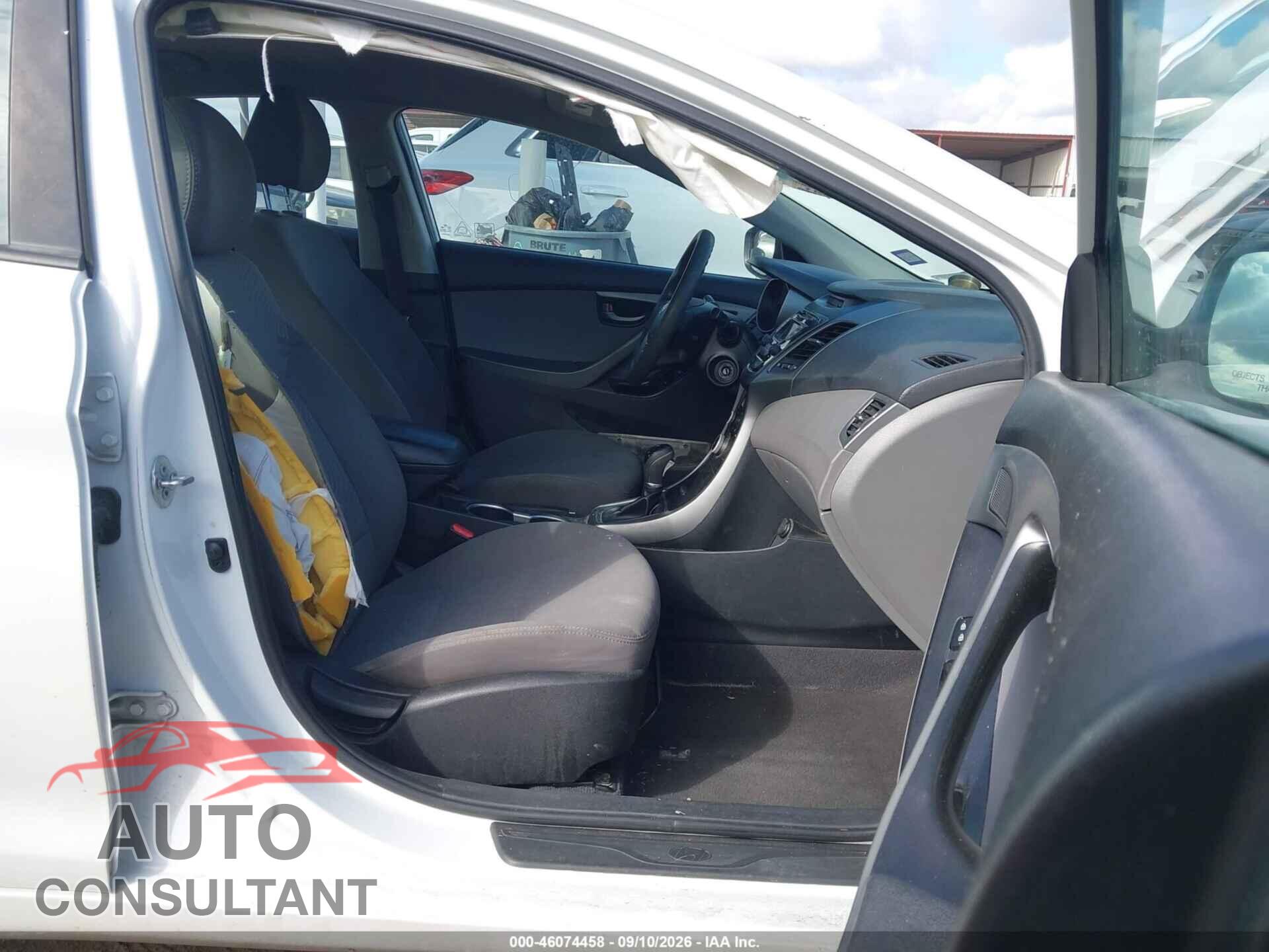 HYUNDAI ELANTRA 2015 - 5NPDH4AE3FH615374
