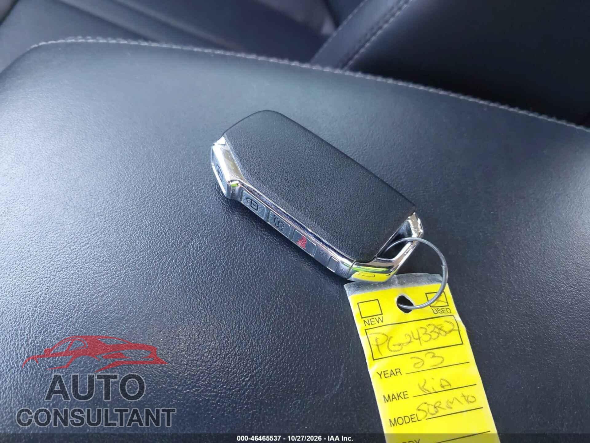 KIA SORENTO 2023 - 5XYRKDLF7PG243382