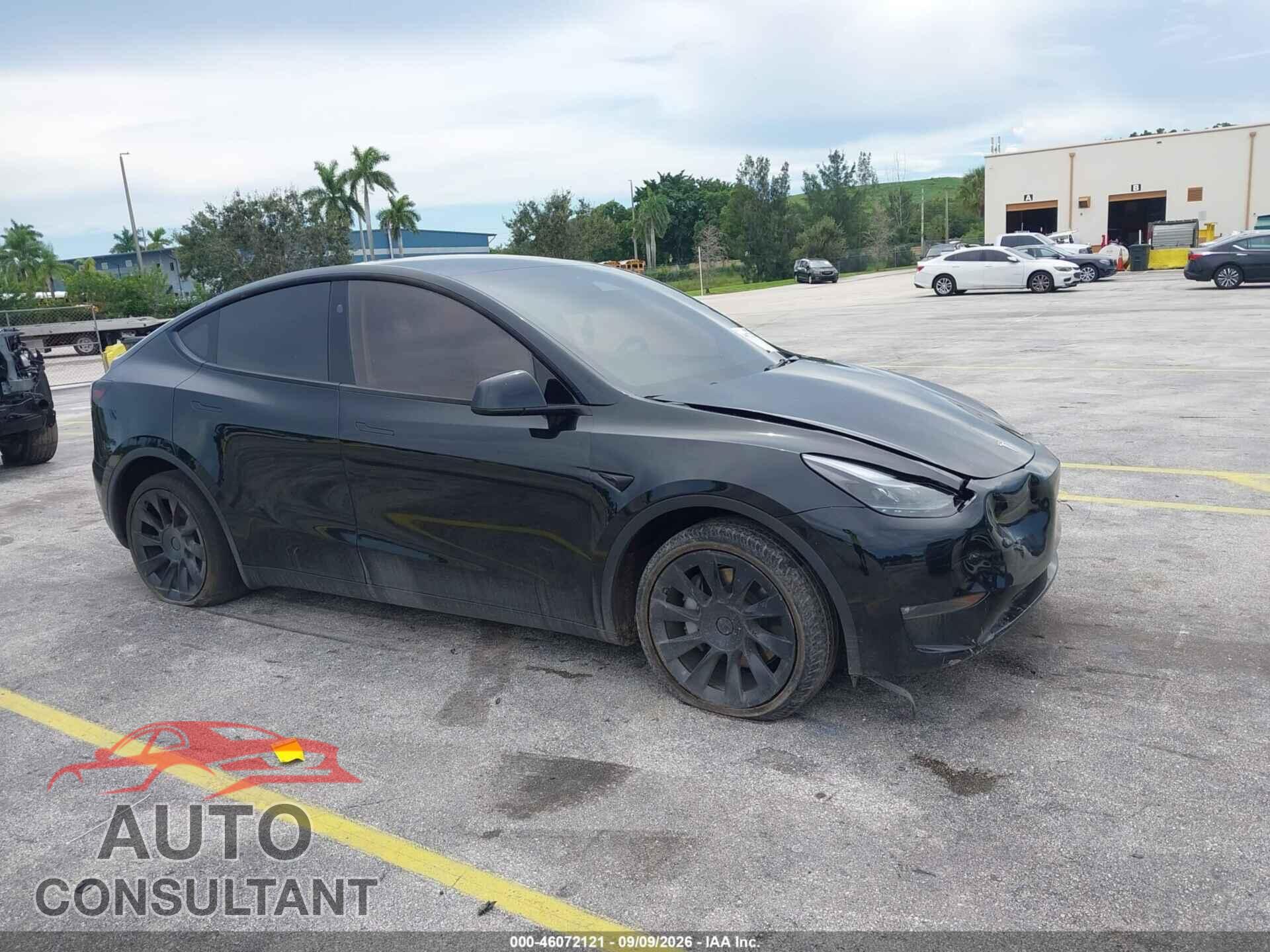 TESLA MODEL Y 2025 - 7SAYGDEE7SF302130