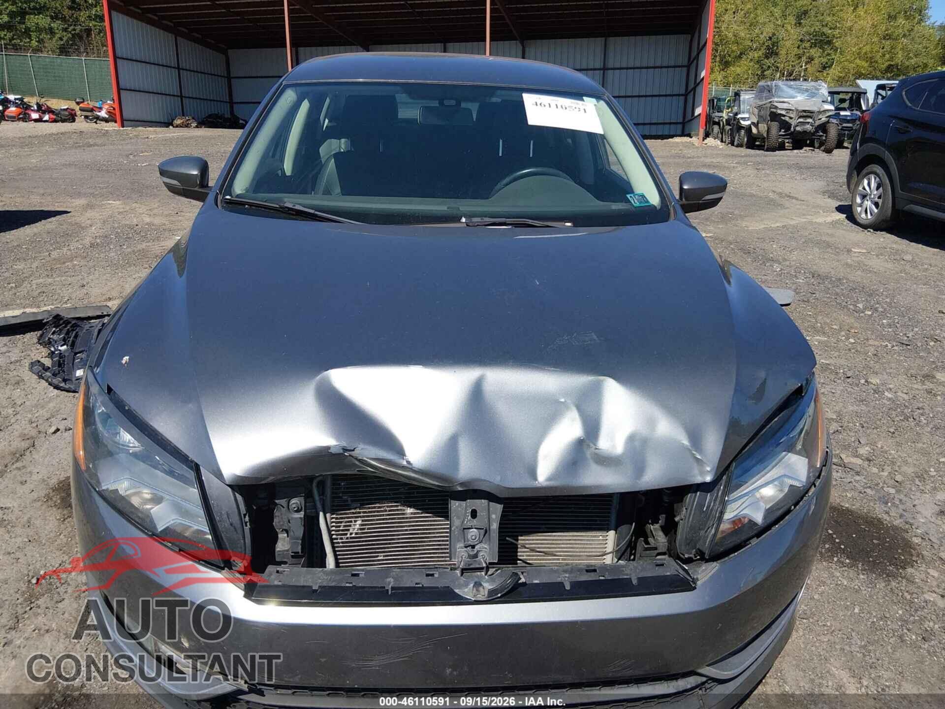 VOLKSWAGEN PASSAT 2015 - 1VWAT7A31FC089241
