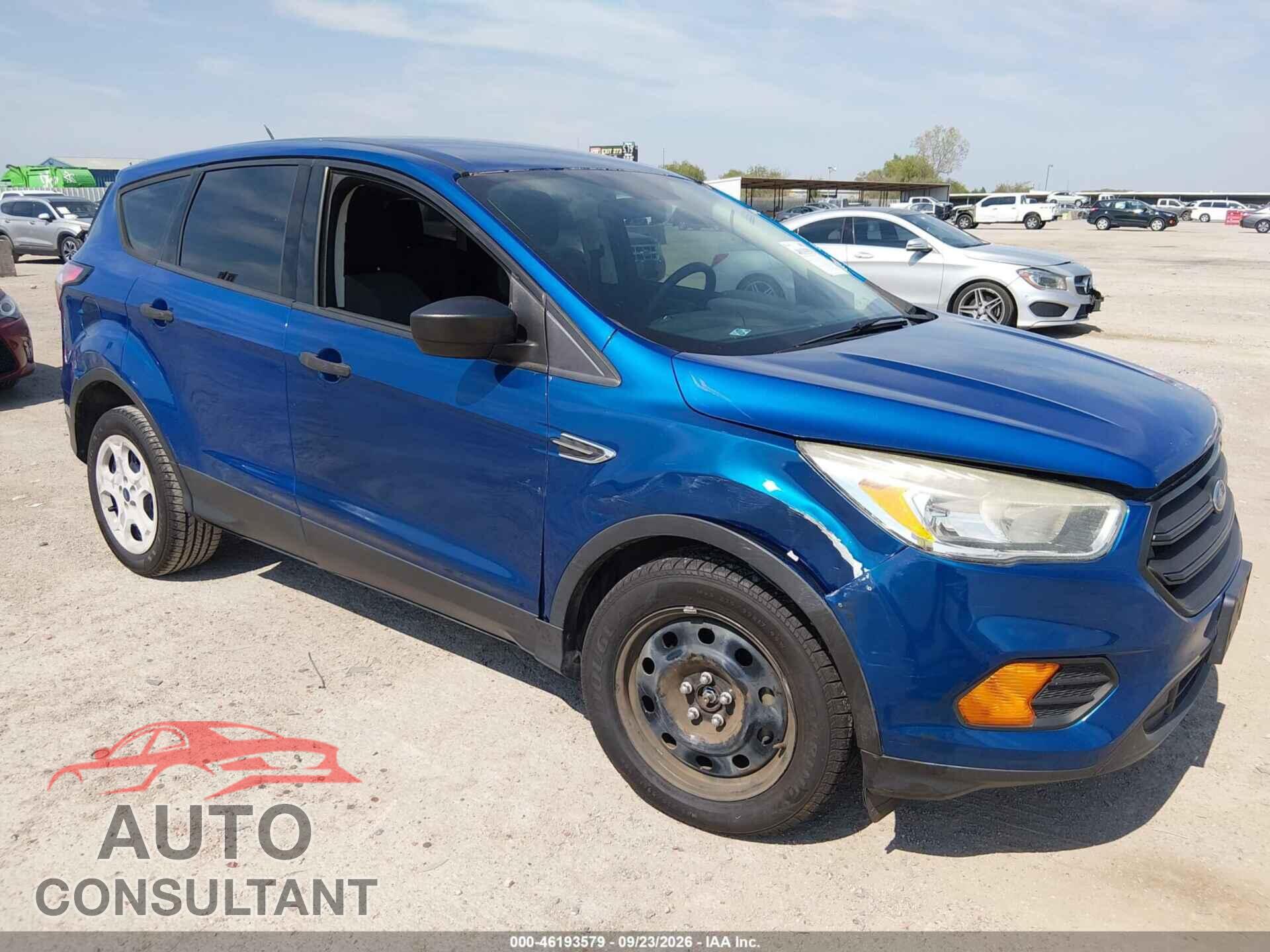 FORD ESCAPE 2017 - 1FMCU0F75HUE07625