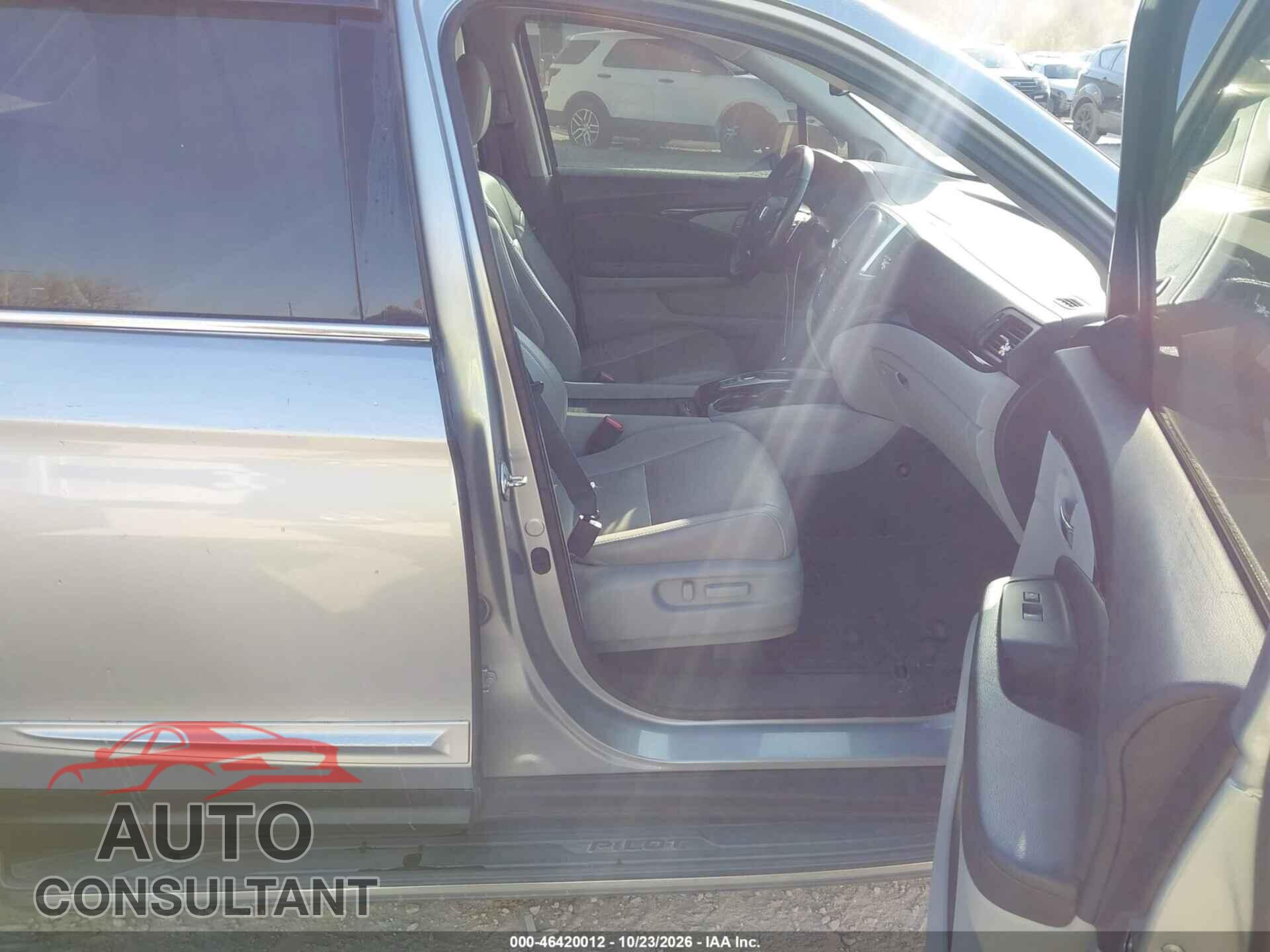 HONDA PILOT 2017 - 5FNYF6H00HB035403