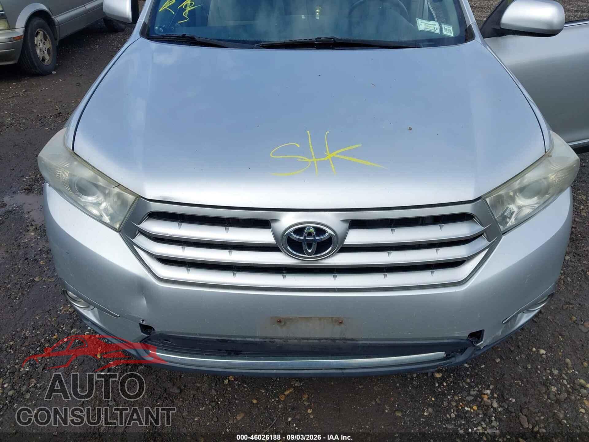 TOYOTA HIGHLANDER 2013 - 5TDBK3EH2DS218477