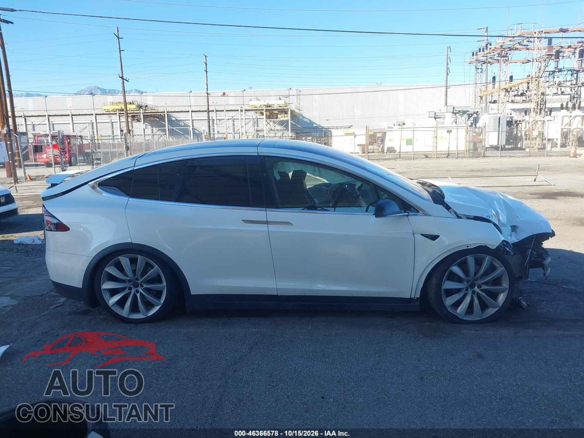 TESLA MODEL X 2018 - 5YJXCBE26JF090835