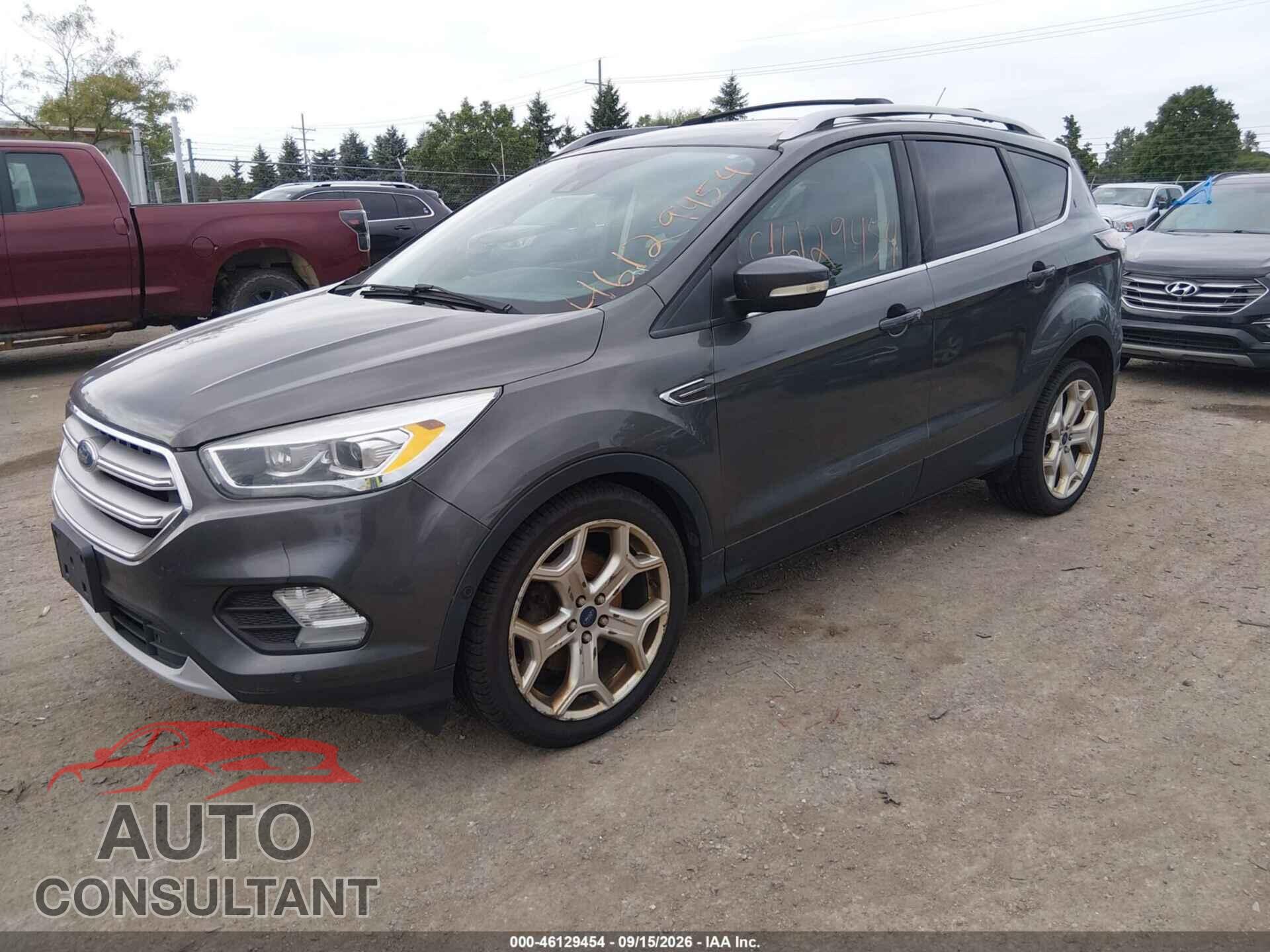 FORD ESCAPE 2017 - 1FMCU0J97HUB30016