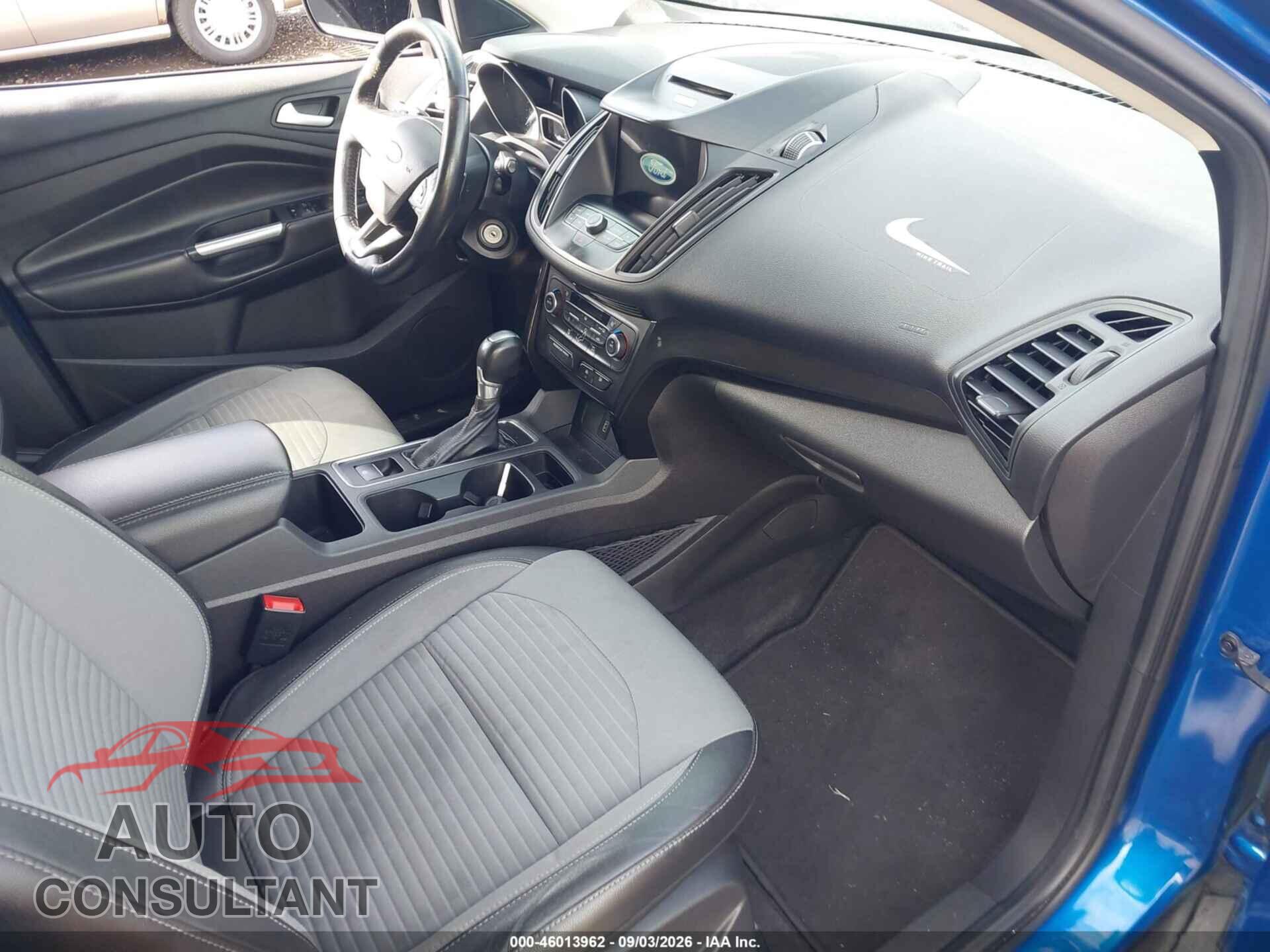 FORD ESCAPE 2017 - 1FMCU9GD7HUE20062