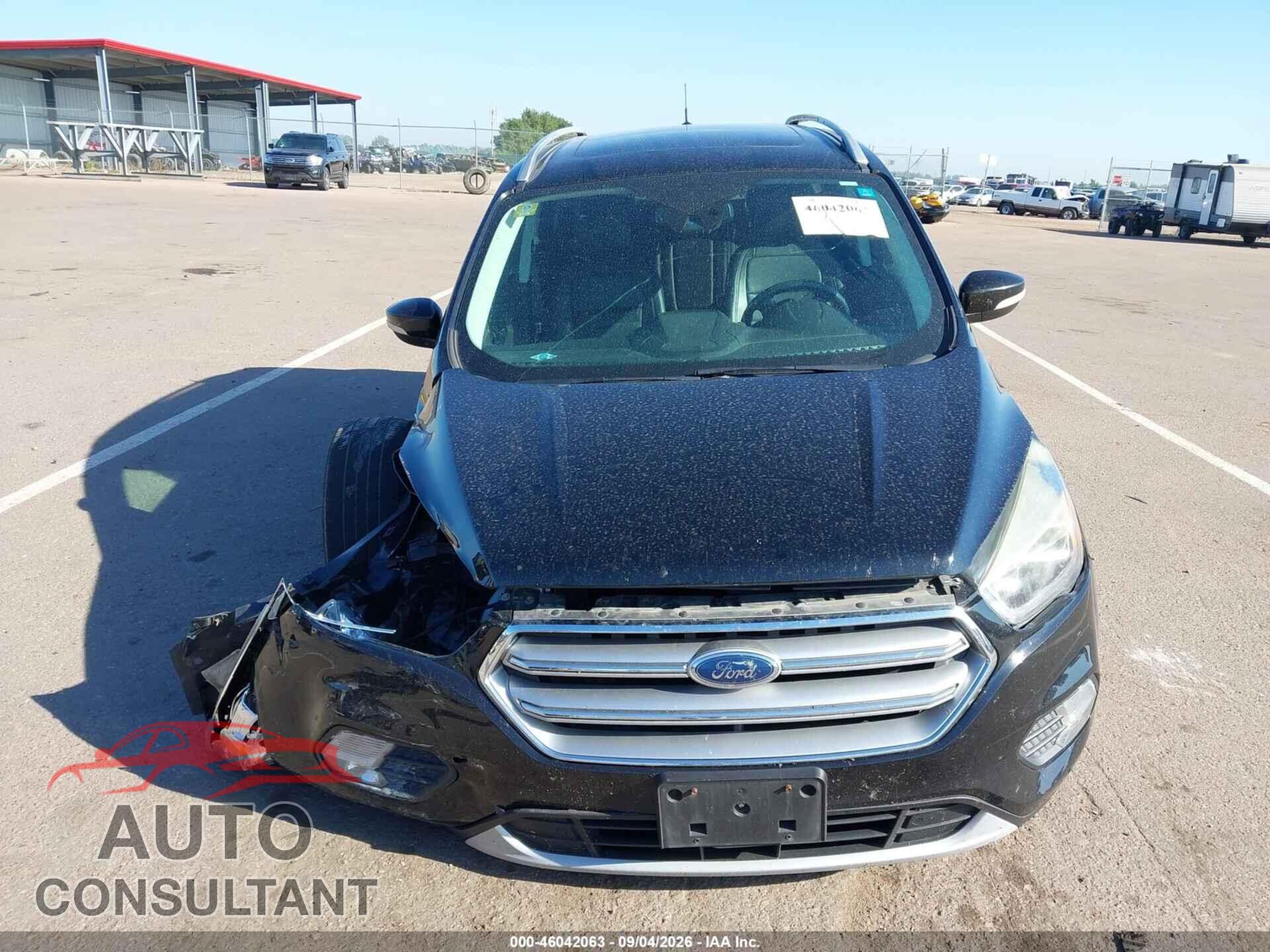 FORD ESCAPE 2017 - 1FMCU9J95HUD61064