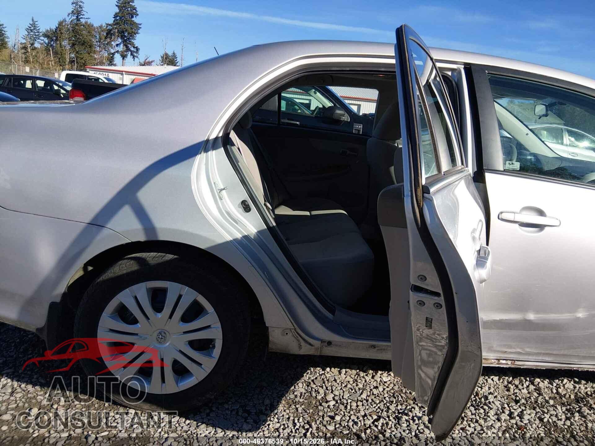 TOYOTA COROLLA 2010 - 2T1BU4EEXAC452120