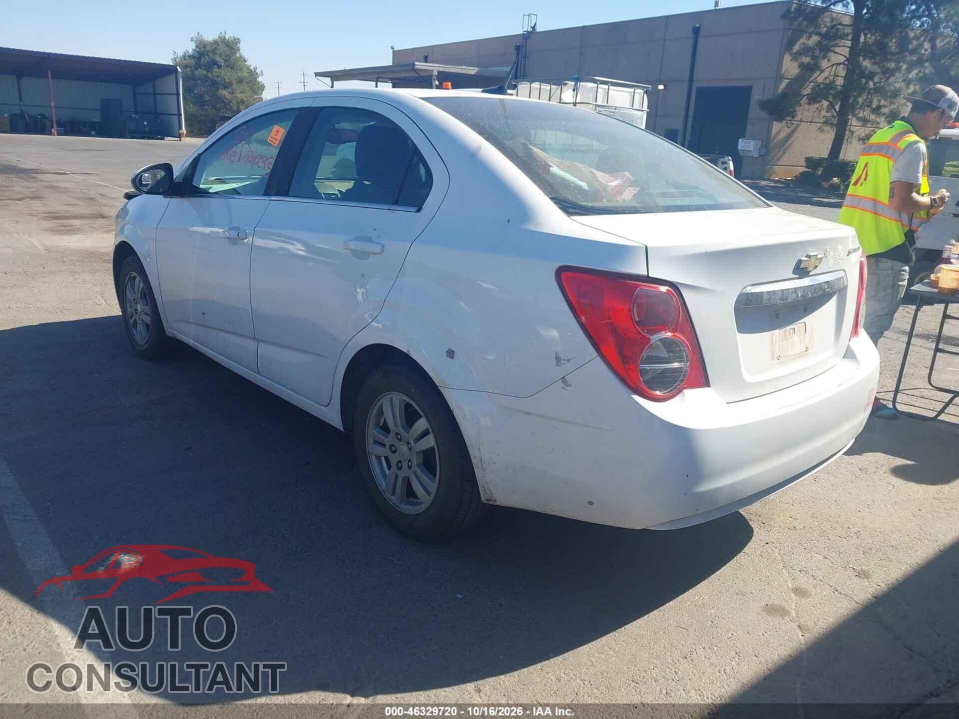 CHEVROLET SONIC 2014 - 1G1JC5SH8E4107396