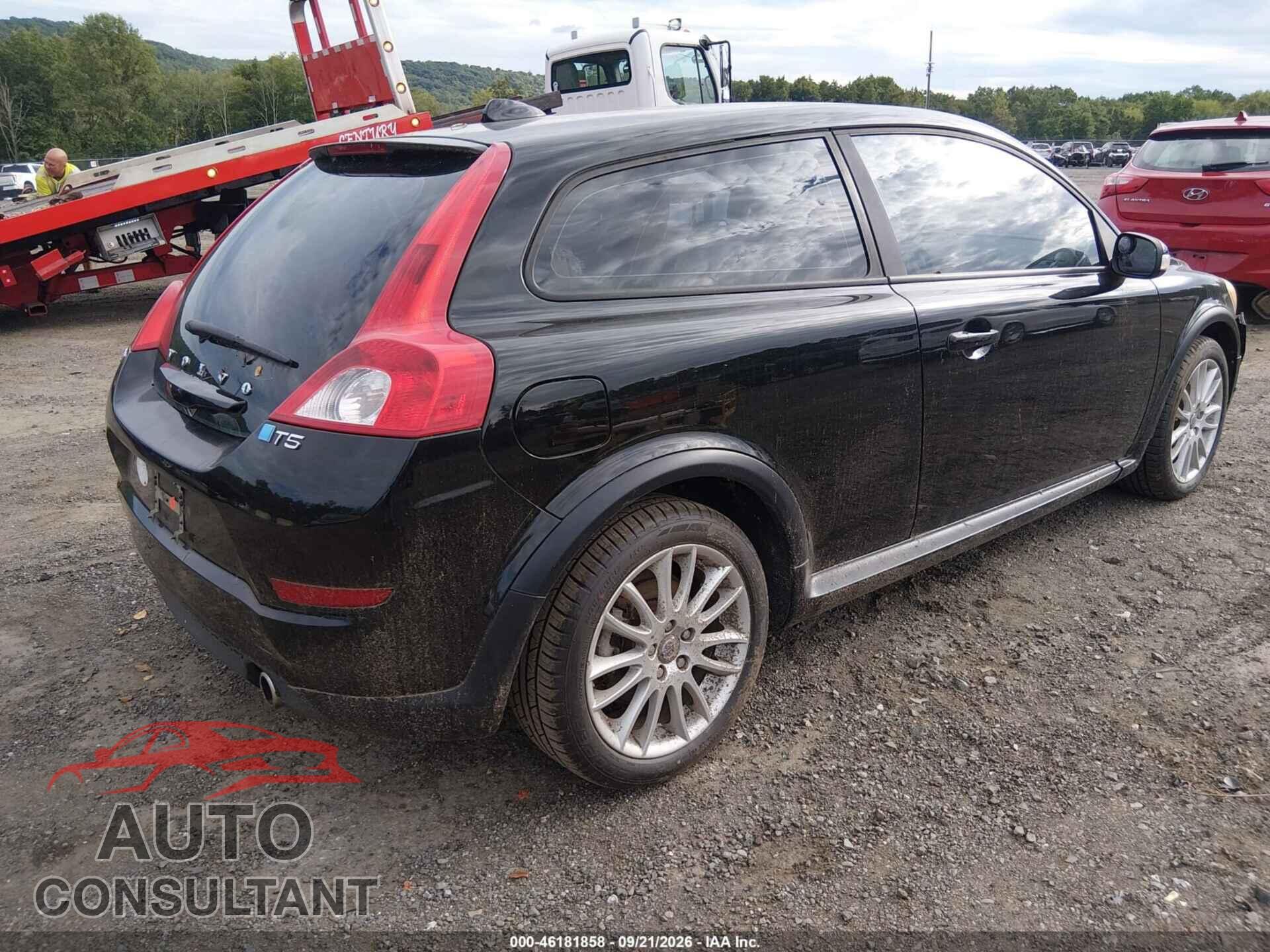VOLVO C30 2011 - YV1672MK2B2247129