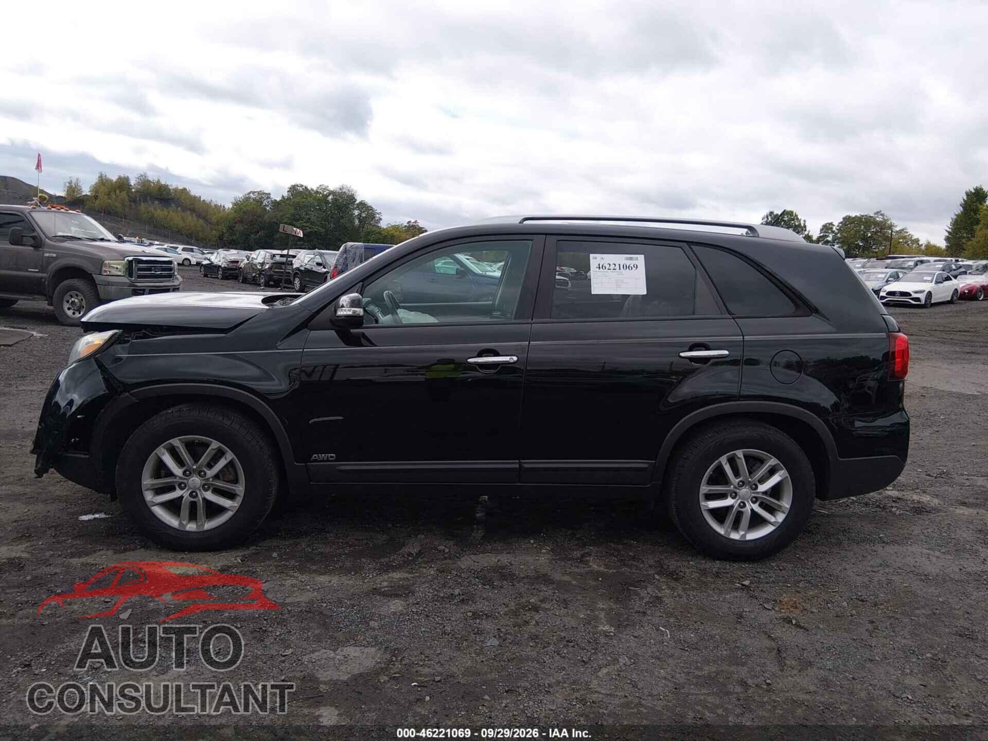 KIA SORENTO 2015 - 5XYKTCA63FG655924