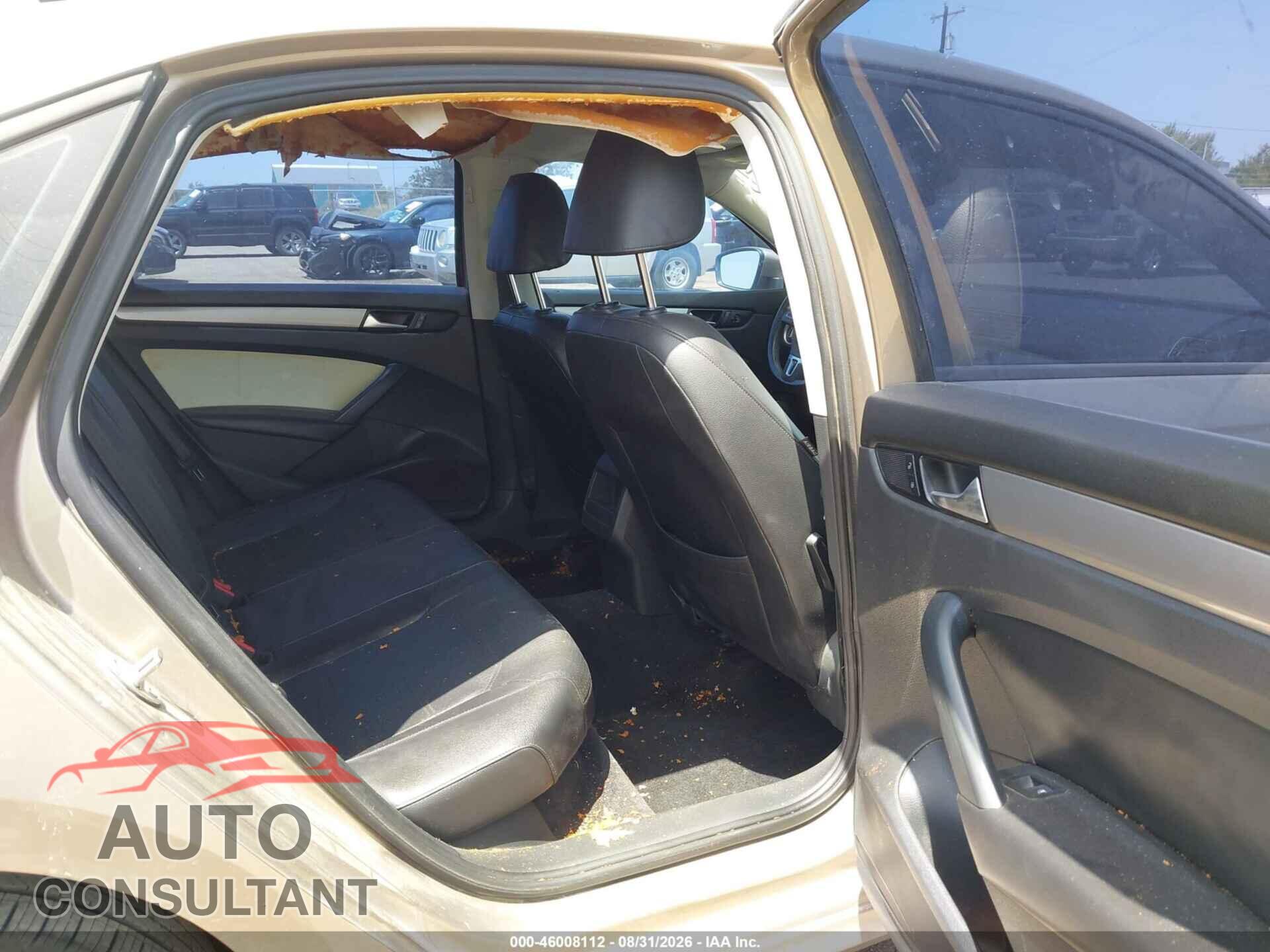 VOLKSWAGEN PASSAT 2015 - 1VWAT7A39FC014108