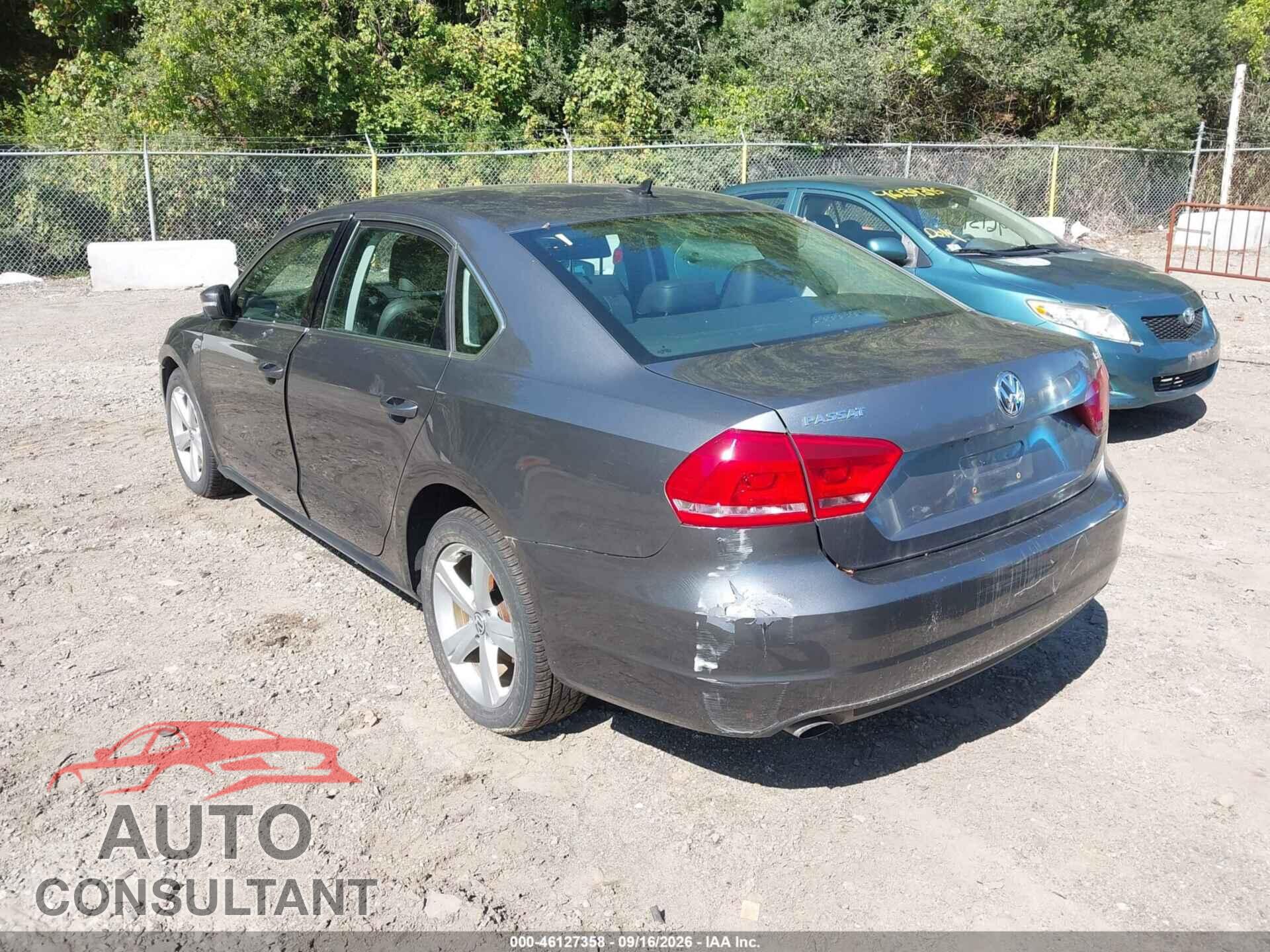 VOLKSWAGEN PASSAT 2015 - 1VWAT7A34FC099858
