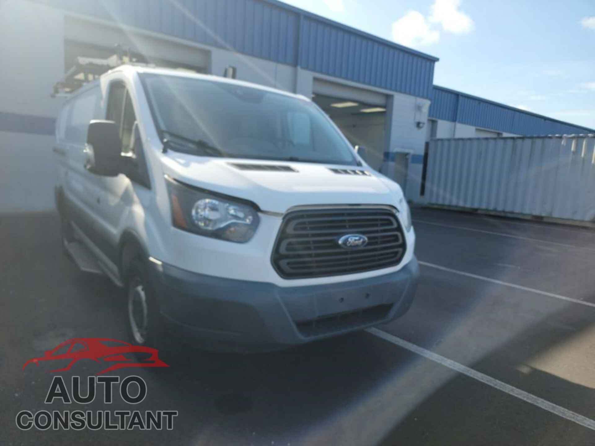 FORD TRANSIT-250 2017 - 1FTYR1YM8HKB02801