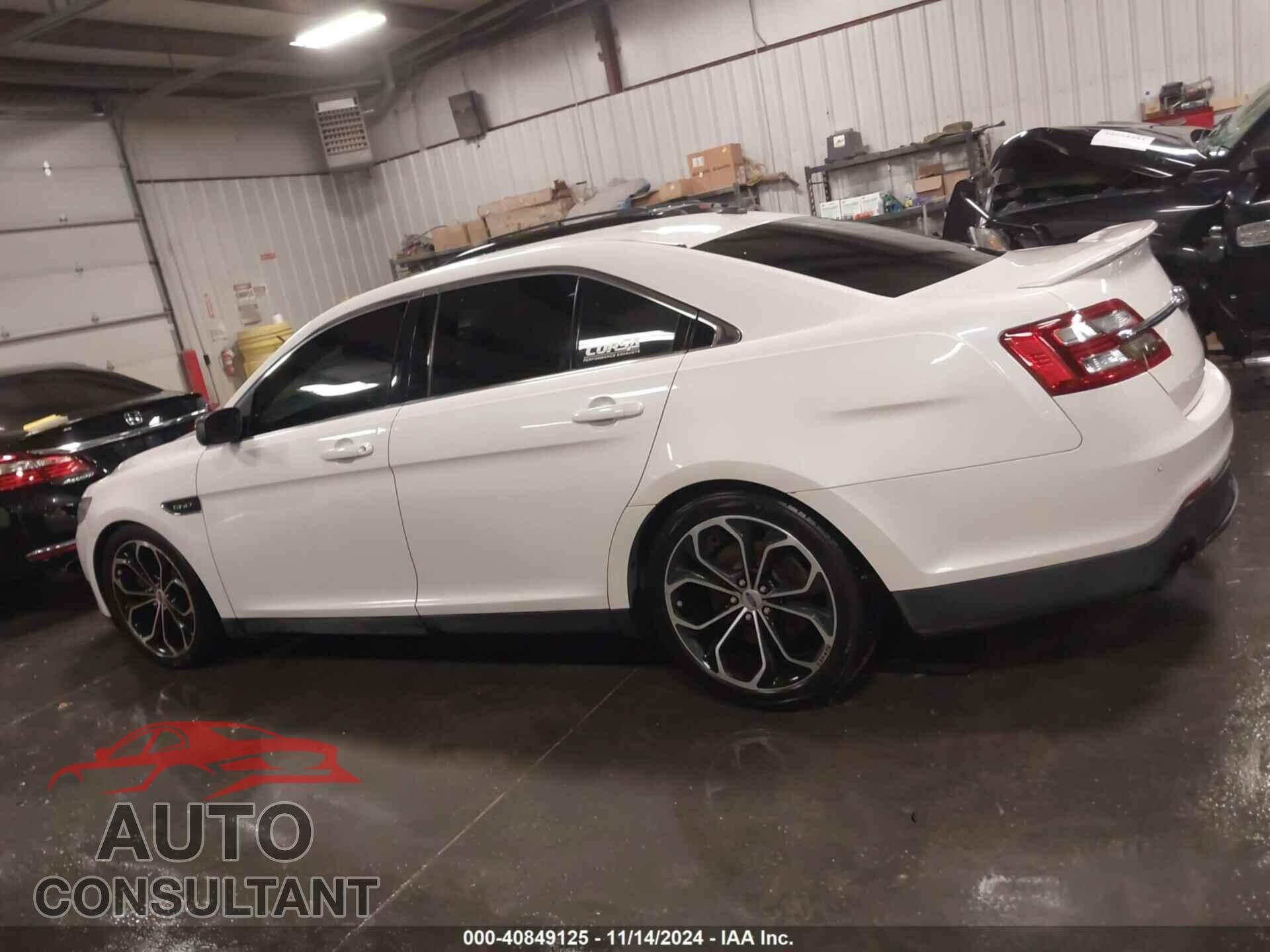 FORD TAURUS 2015 - 1FAHP2KT6FG148564