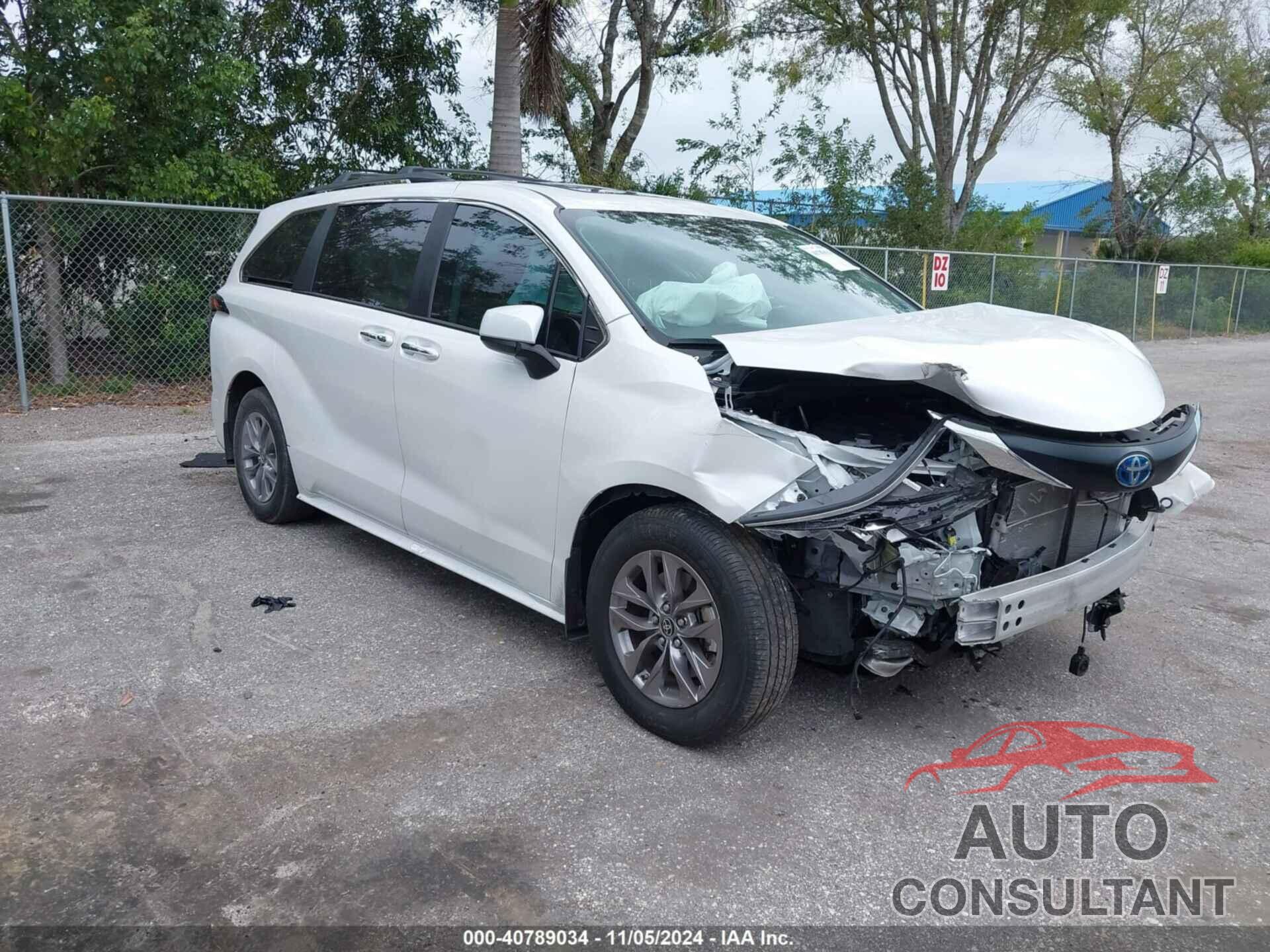 TOYOTA SIENNA 2024 - 5TDYRKEC1RS181191