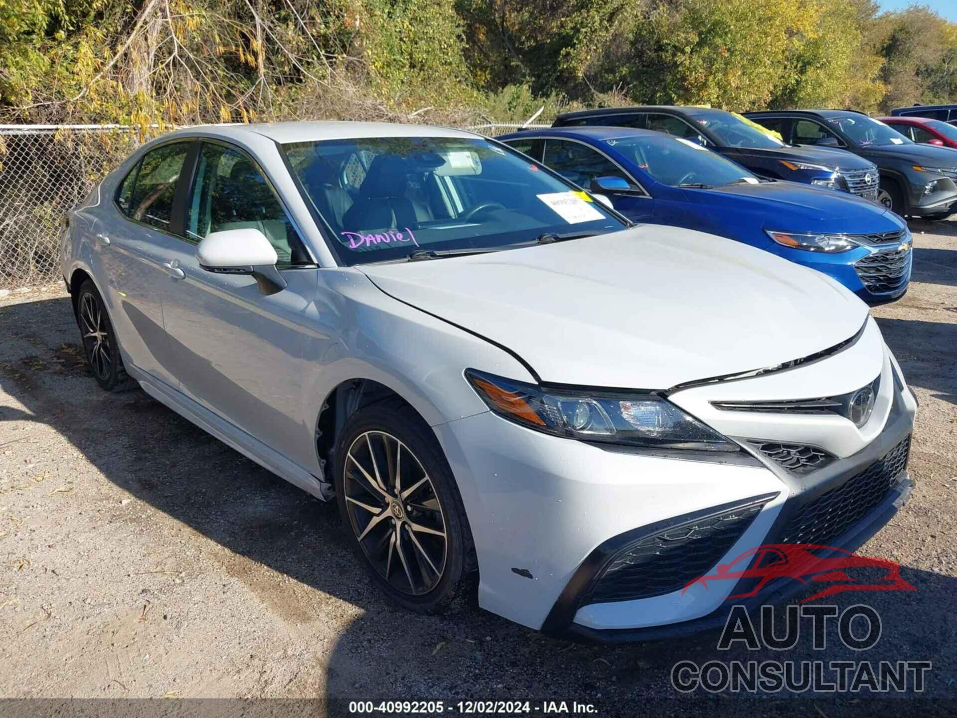 TOYOTA CAMRY 2023 - 4T1G11AK8PU088201