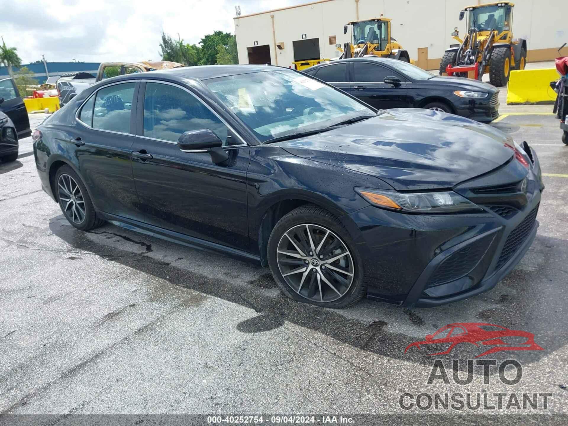 TOYOTA CAMRY 2022 - 4T1G11AK7NU713264