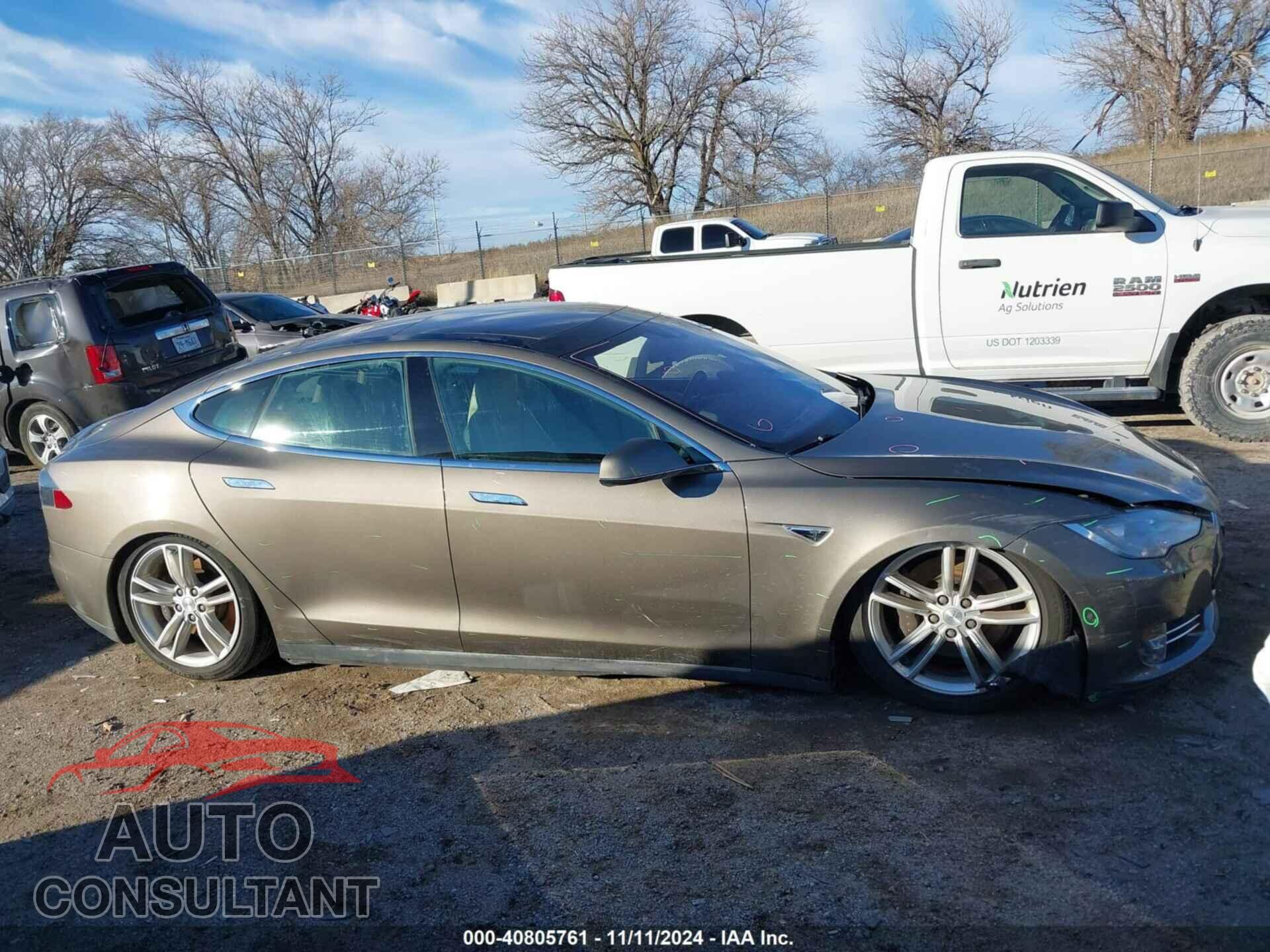 TESLA MODEL S 2015 - 5YJSA1E25FF115077