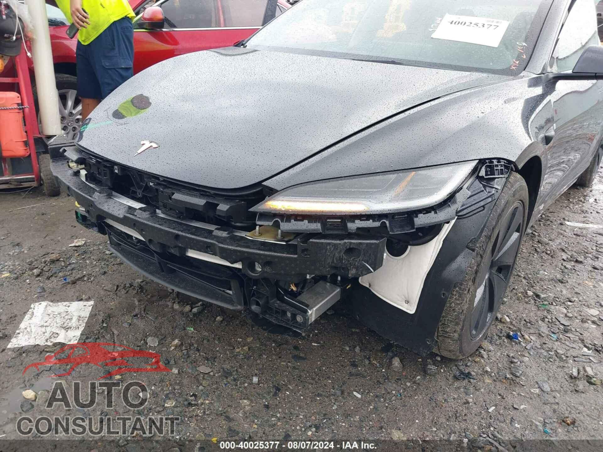 TESLA MODEL 3 2024 - 5YJ3E1EA3RF734779