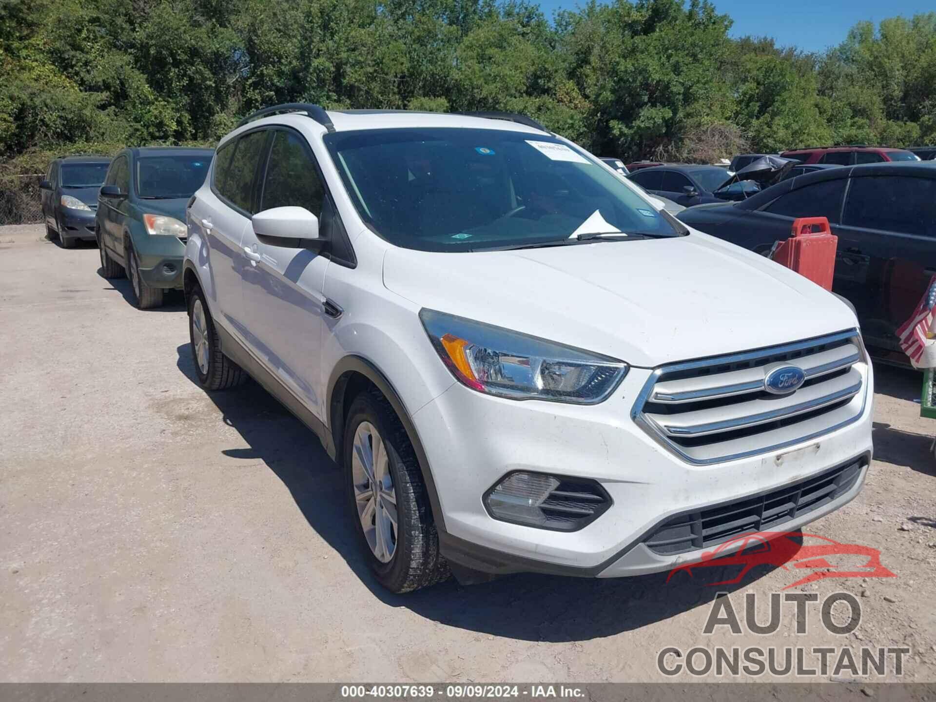 FORD ESCAPE 2018 - 1FMCU0GD5JUB61623