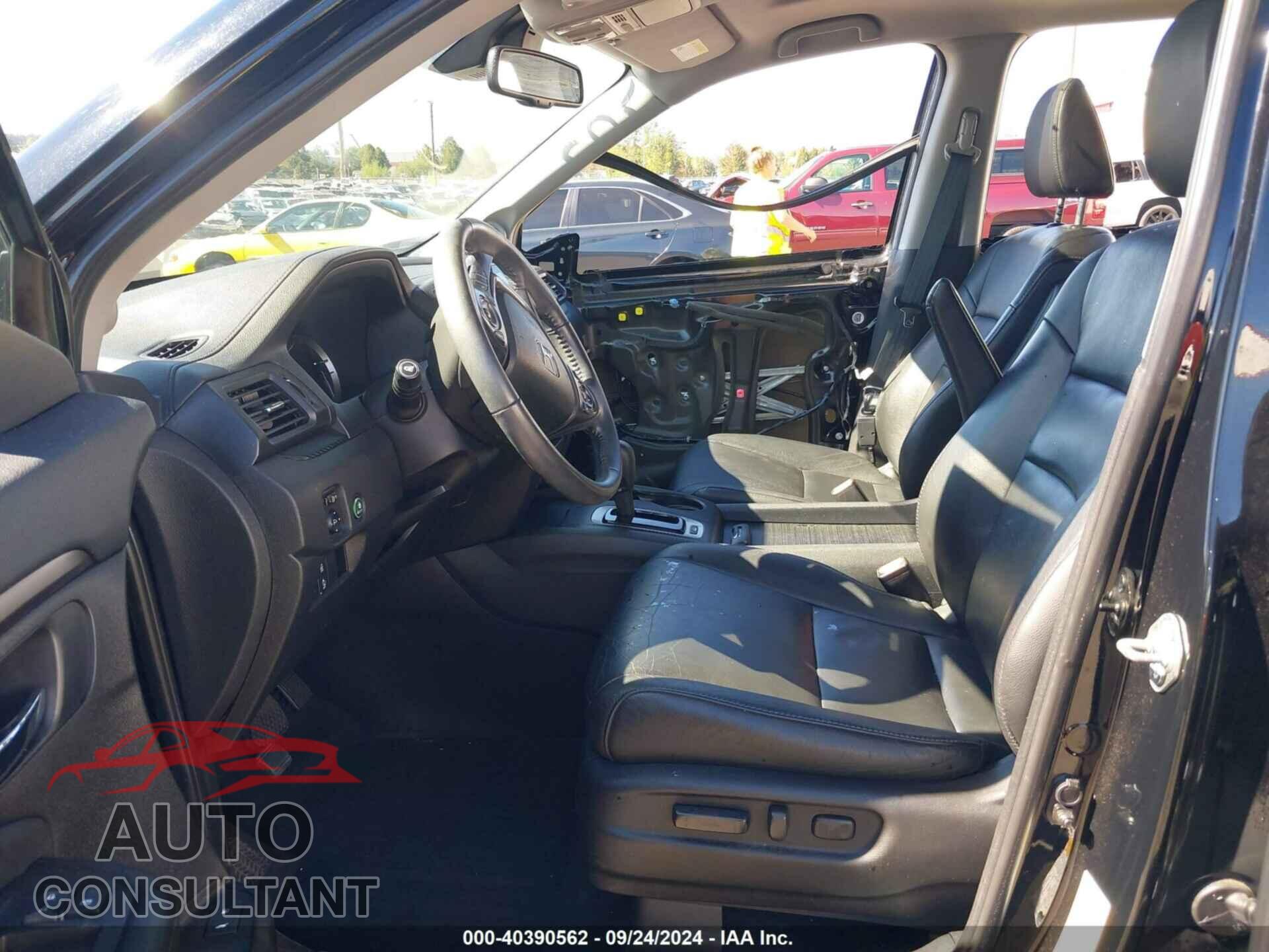 HONDA PILOT 2018 - 5FNYF6H62JB057669