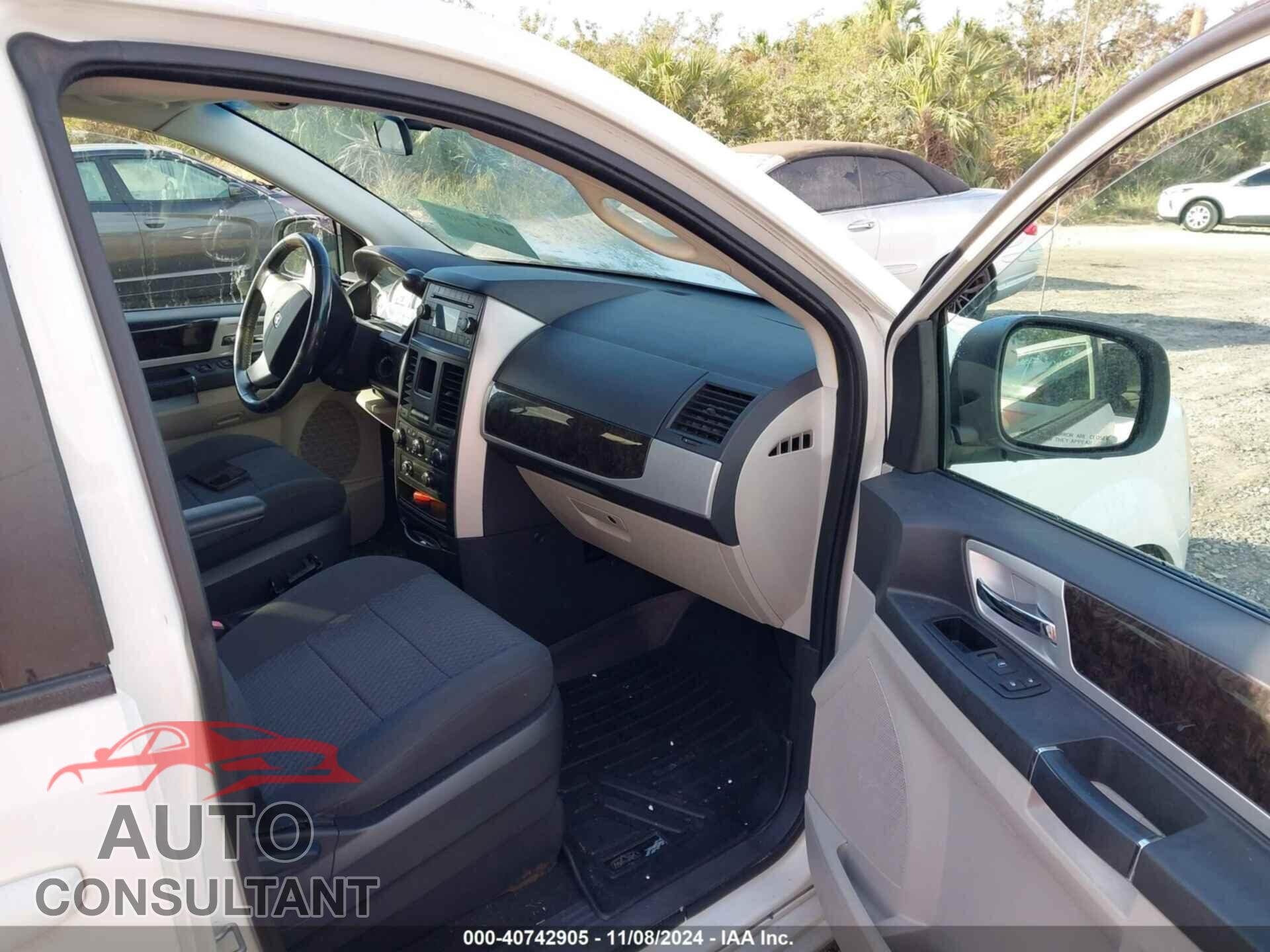 DODGE GRAND CARAVAN 2010 - 2D4RN5D14AR200432