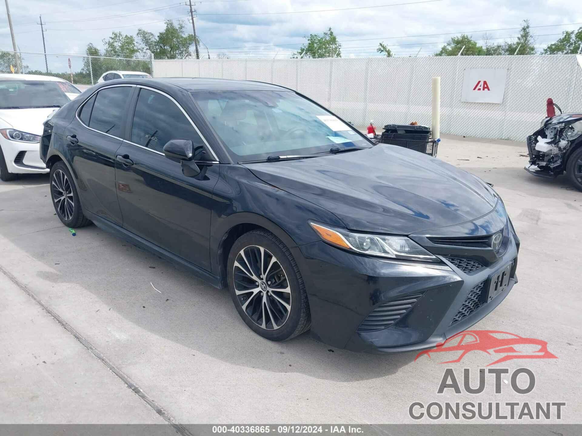 TOYOTA CAMRY 2018 - 4T1B11HK3JU150286