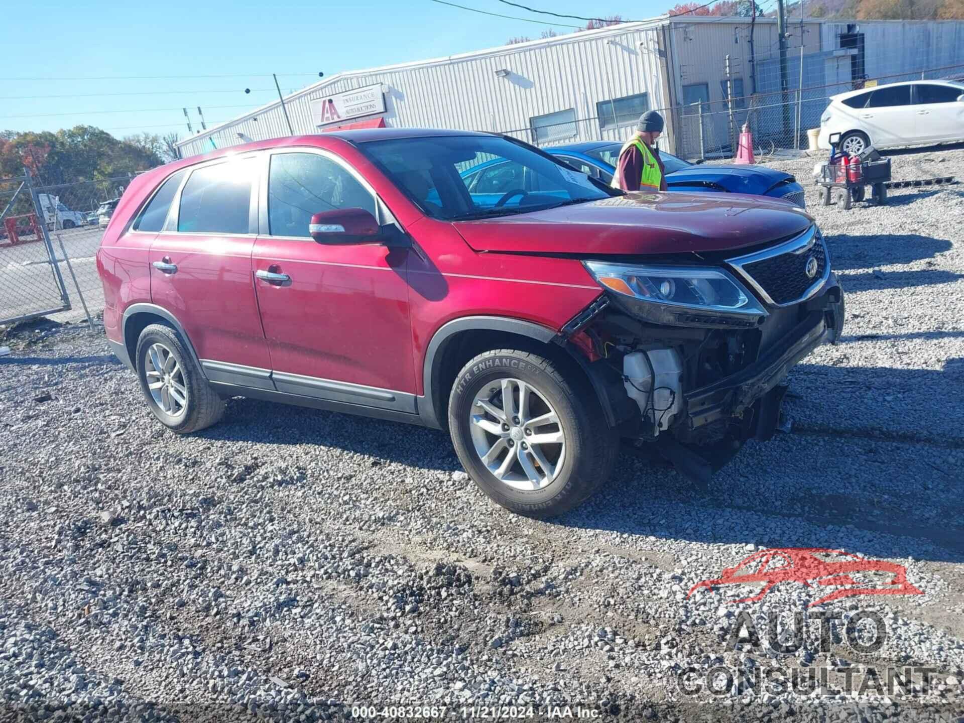 KIA SORENTO 2015 - 5XYKT3A65FG581244