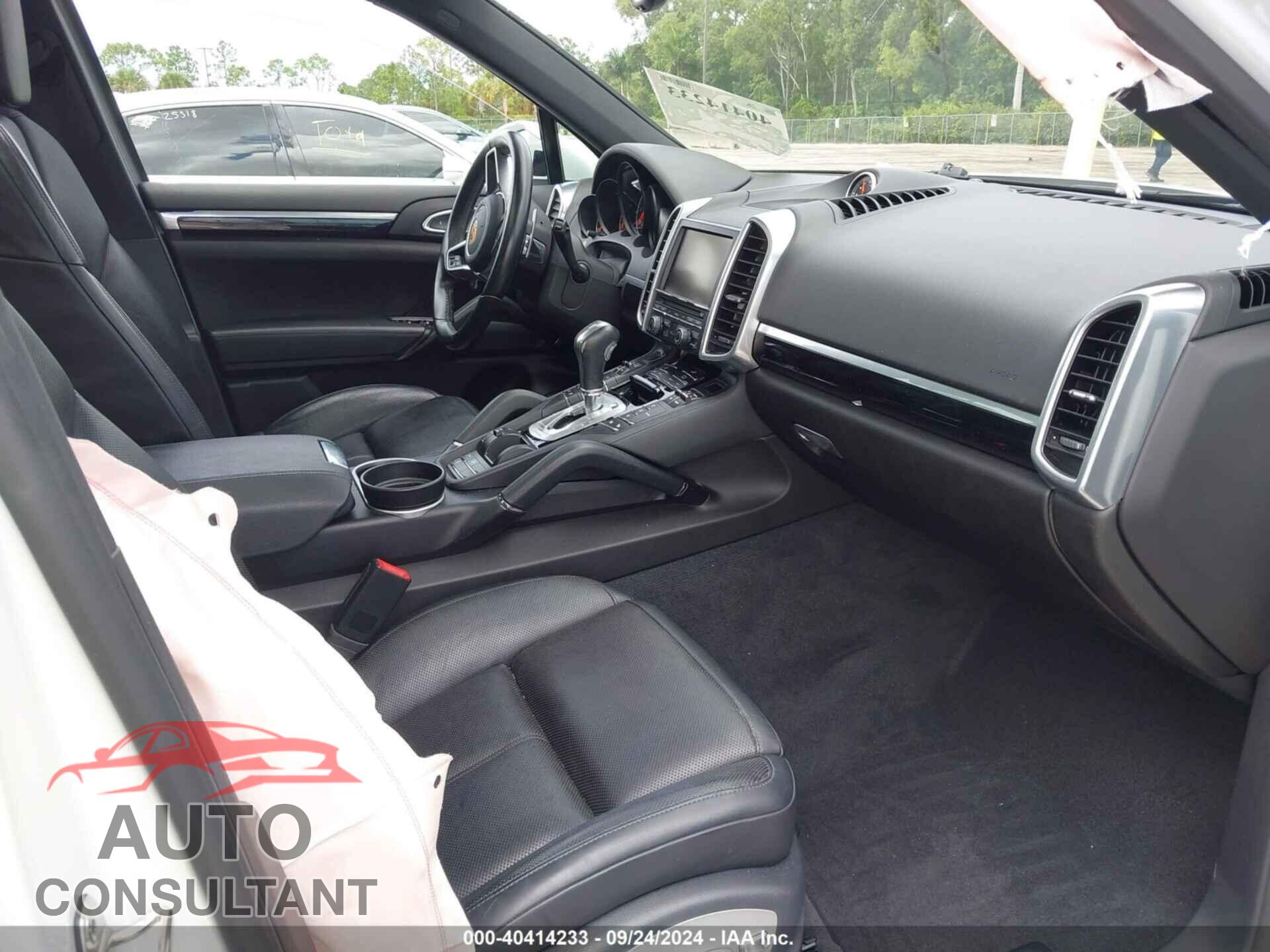 PORSCHE CAYENNE 2016 - WP1AA2A28GKA37940