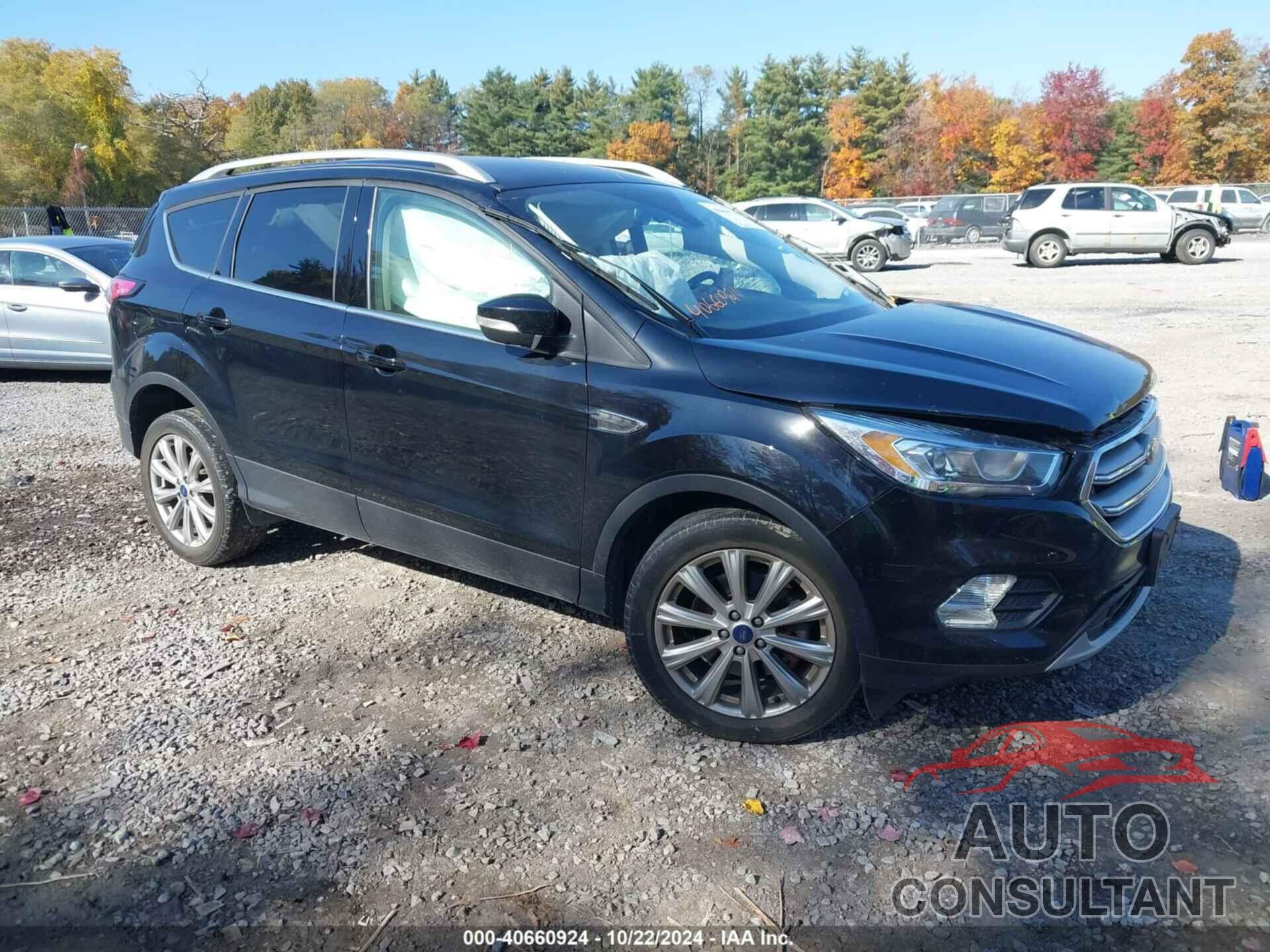 FORD ESCAPE 2017 - 1FMCU9J96HUB93581