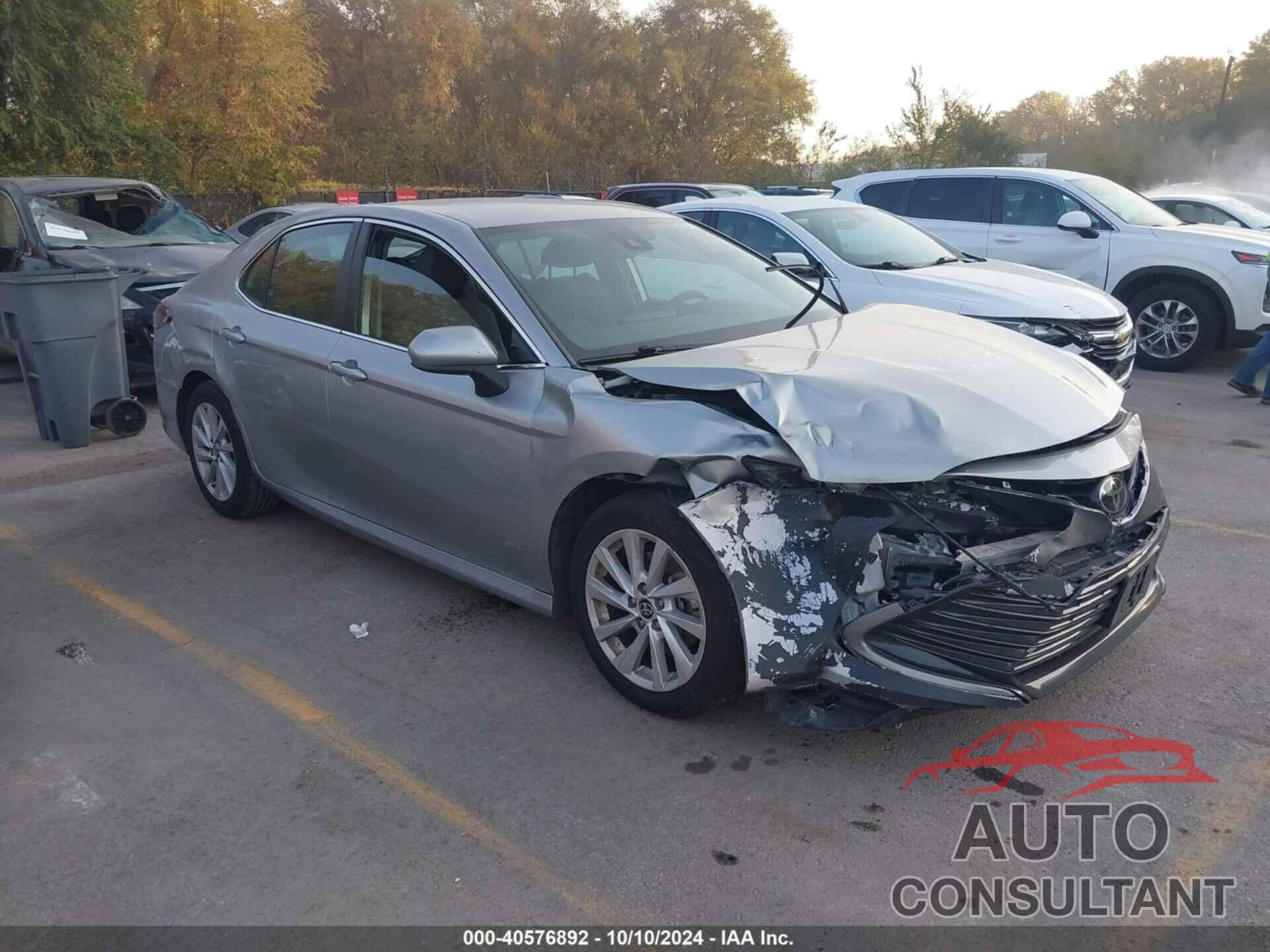 TOYOTA CAMRY 2022 - 4T1C11AK1NU067895