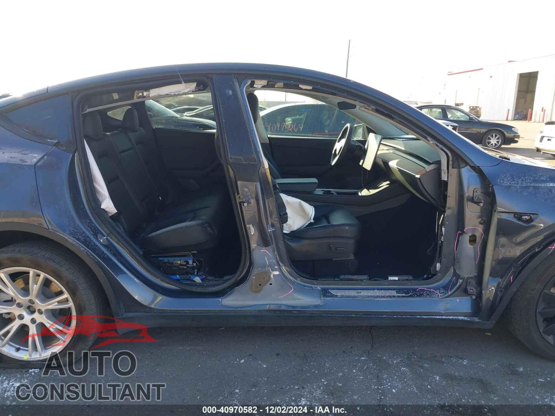 TESLA MODEL Y 2022 - 7SAYGDEE5NF307170