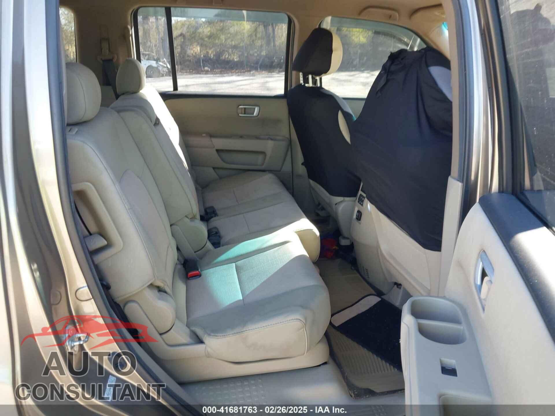 HONDA PILOT 2011 - 5FNYF4H48BB094567