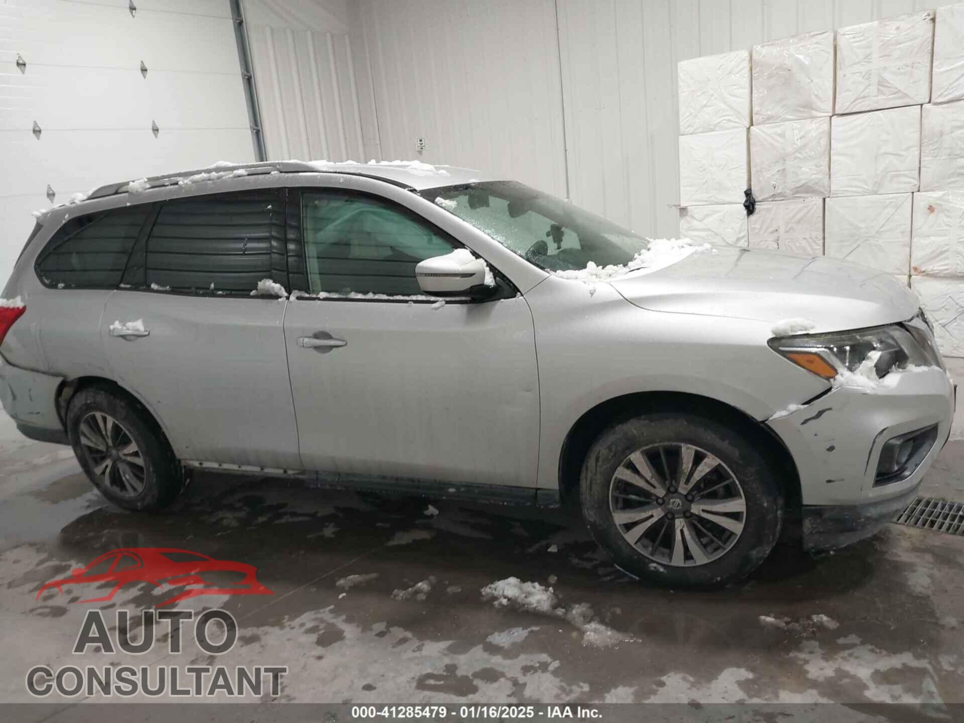 NISSAN PATHFINDER 2017 - 5N1DR2MN1HC652835