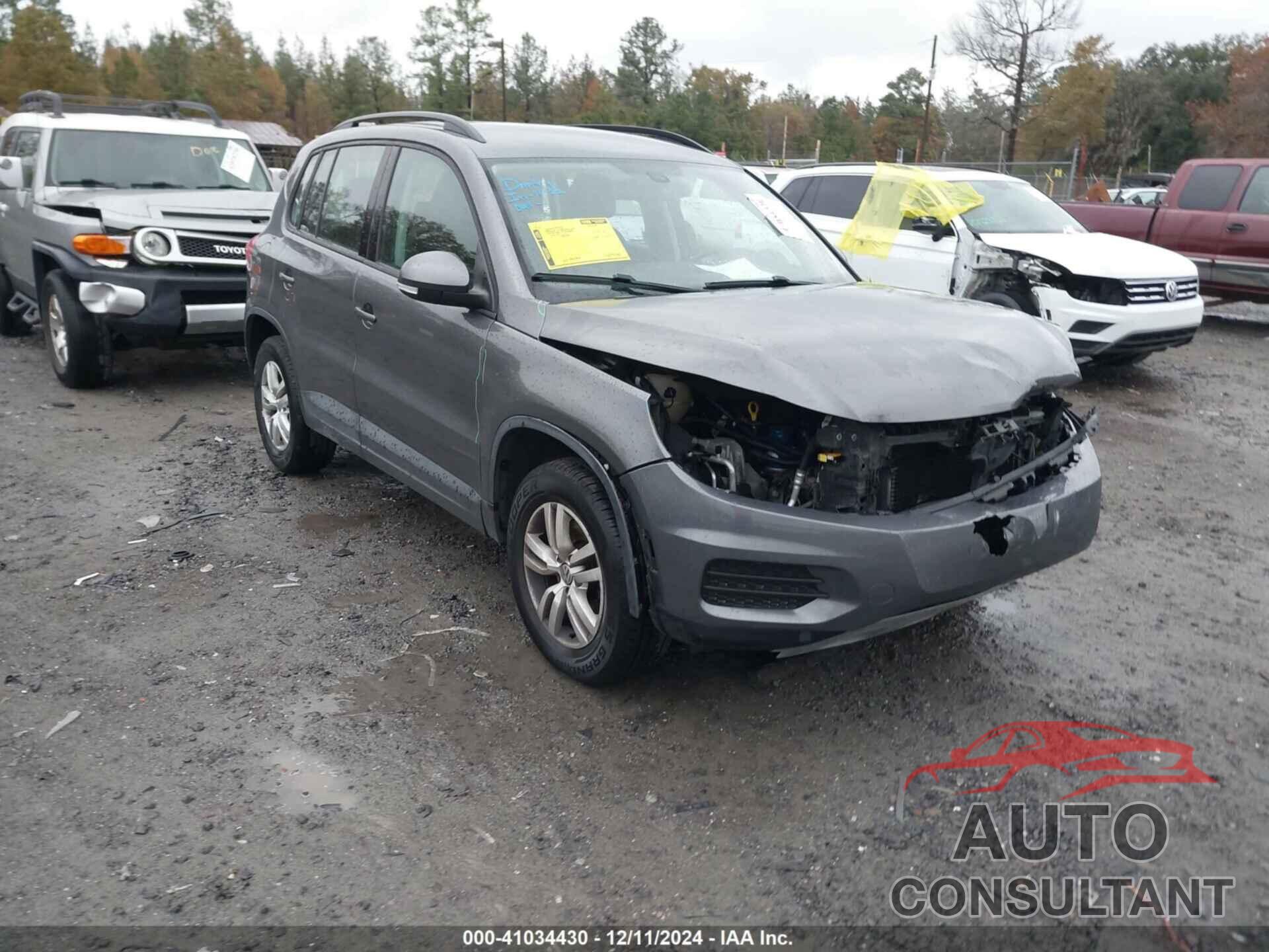 VOLKSWAGEN TIGUAN 2016 - WVGBV7AX2GW569398