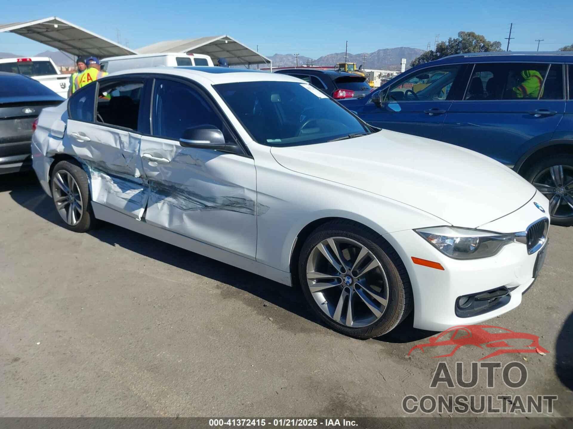 BMW 328I 2013 - WBA3C1G50DNR44124